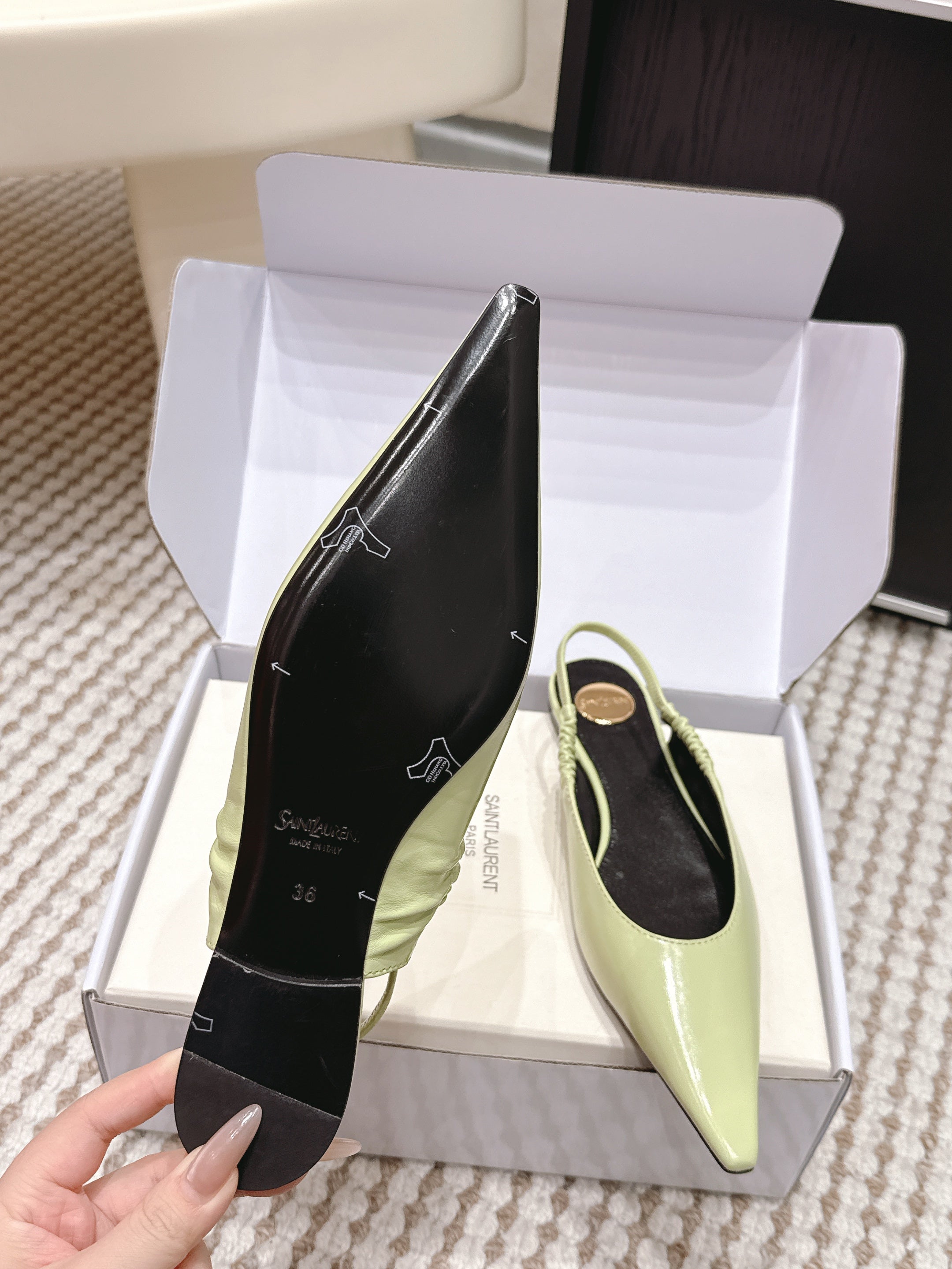 YSL 26ss Flat Slingback Light Green Glossy Leather 654709