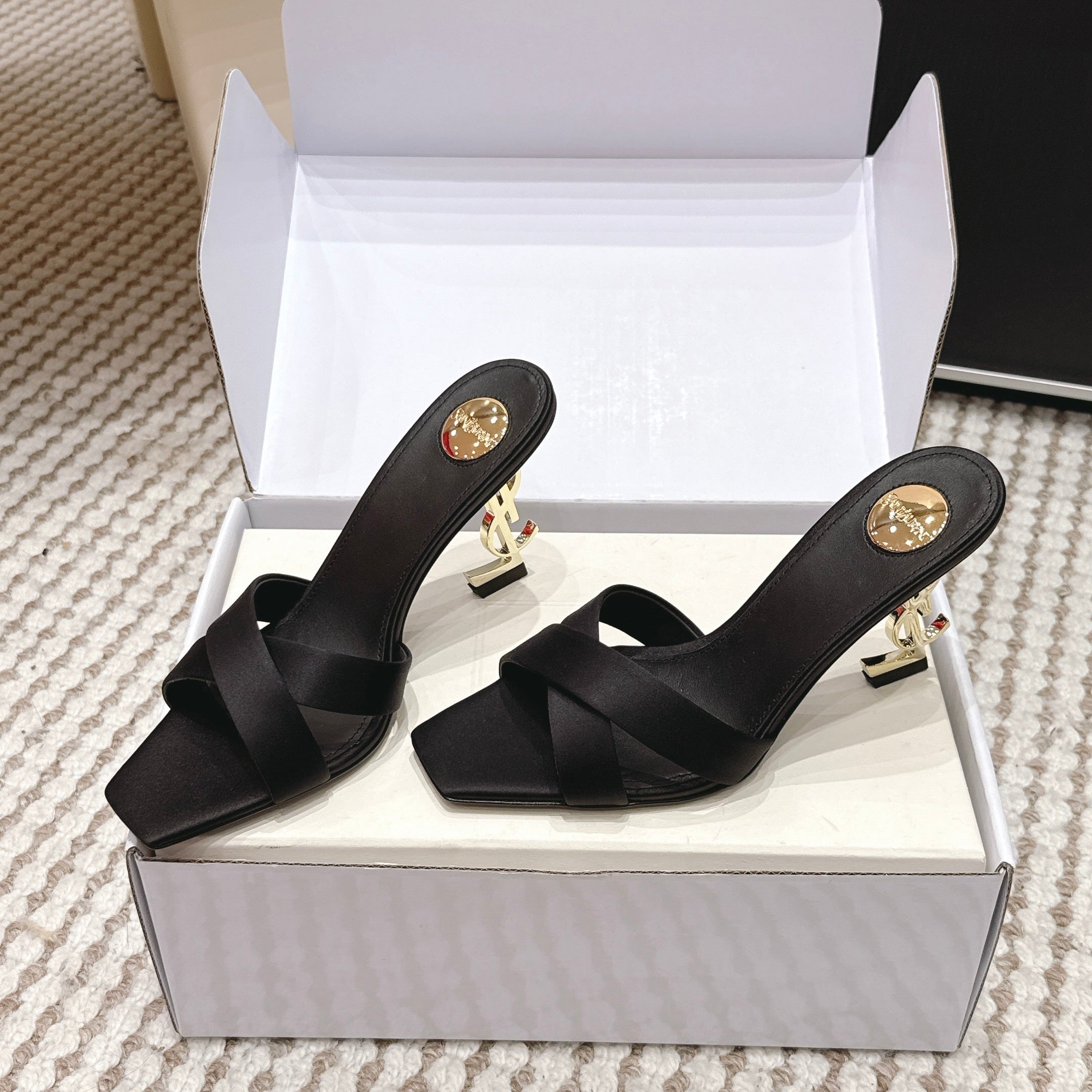YSL 26ss High-Heeled Mules 85 Black Satin Leather 660672