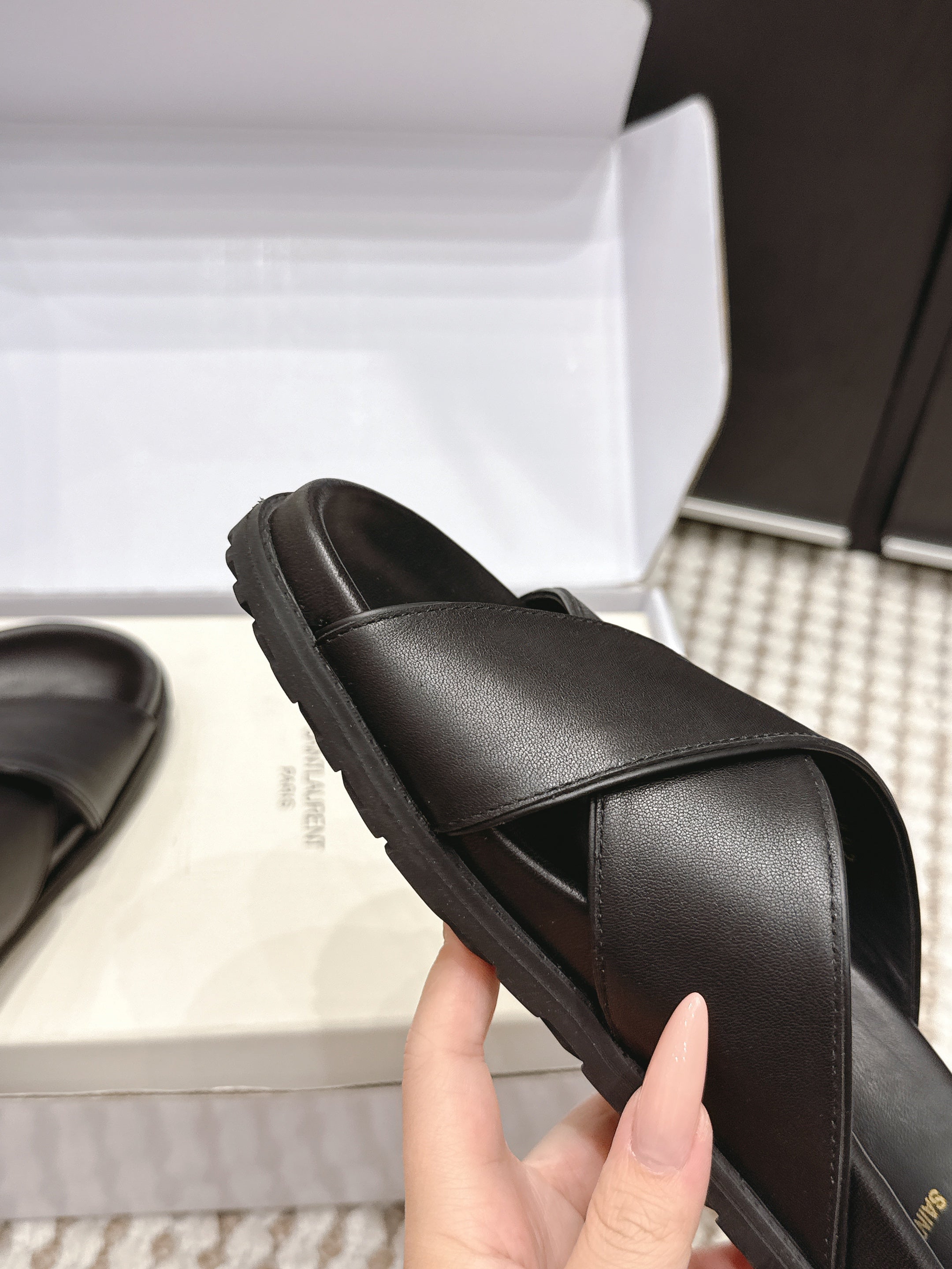 YSL 26ss Platform Slippers Black Sheepskin 663213