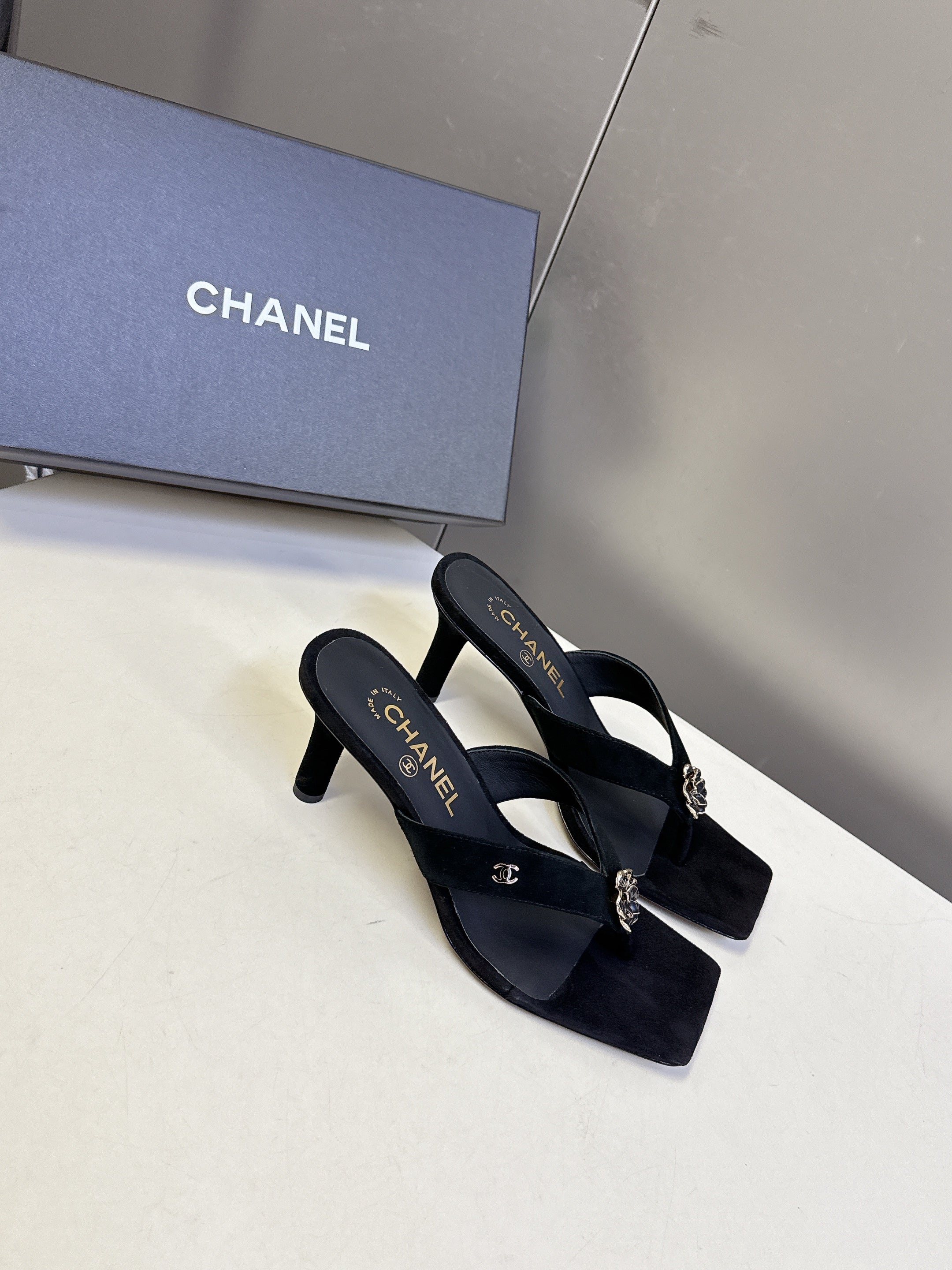 Chanel 2026 Thong Sandal 65mm Embossing And Suede Calfskin 895344