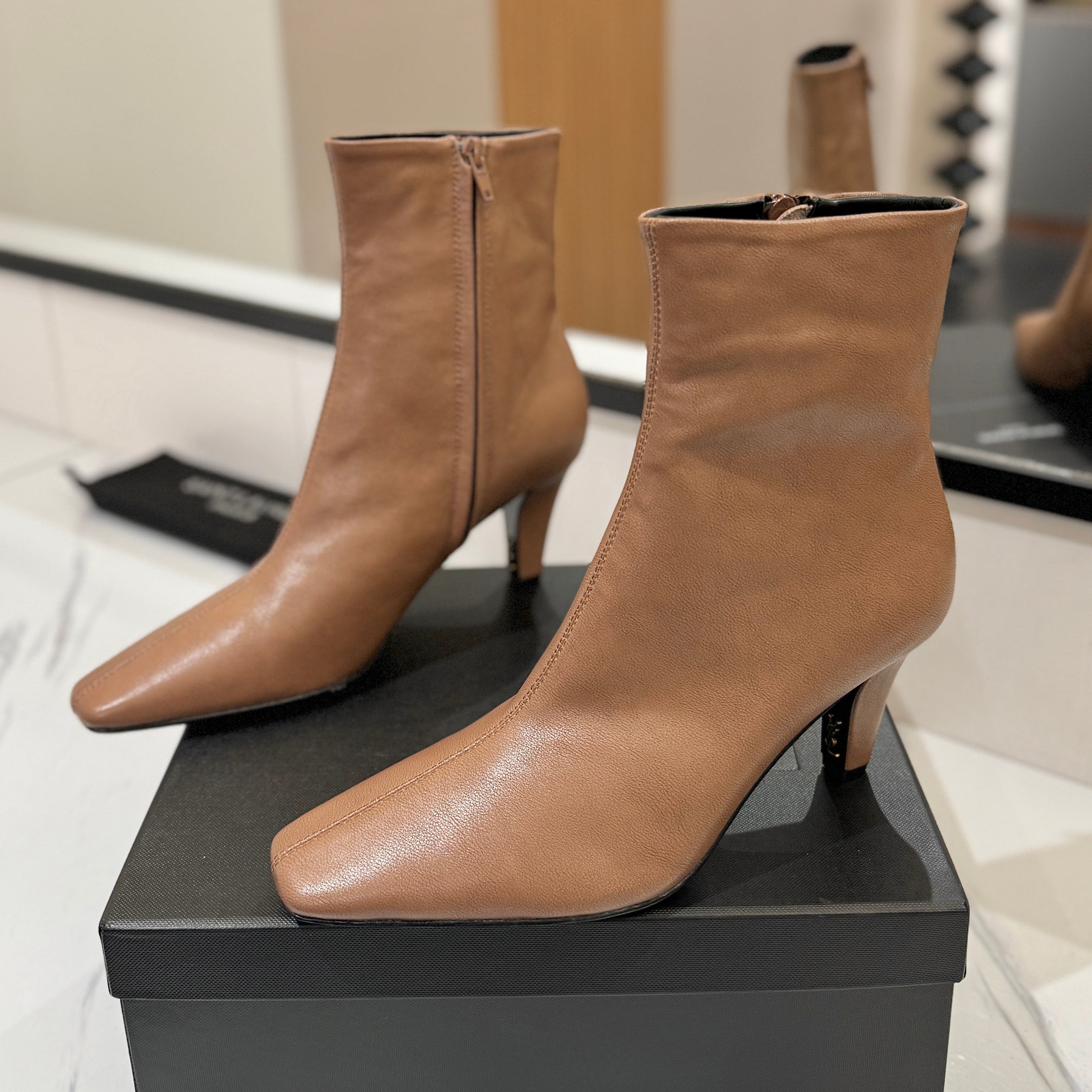 YSL 25  High-heeled Boot Light Brown Cowhide 520774
