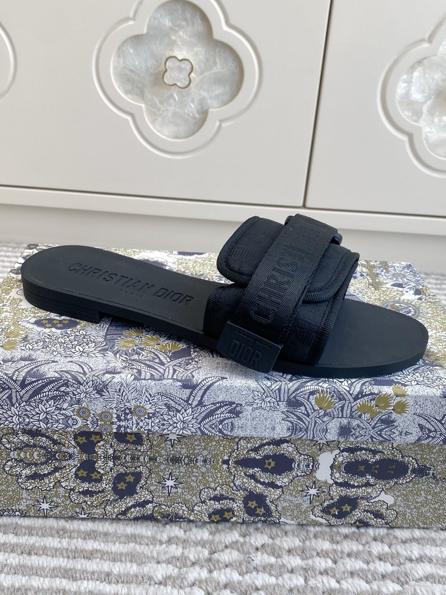 CD 26s Flat Slippers Black Canvas Rubber 648131