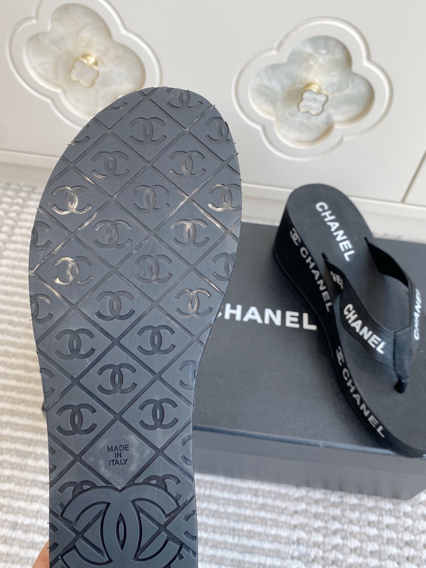 CC 26s Thong Sandals 65 Black Rubber Leather 647674