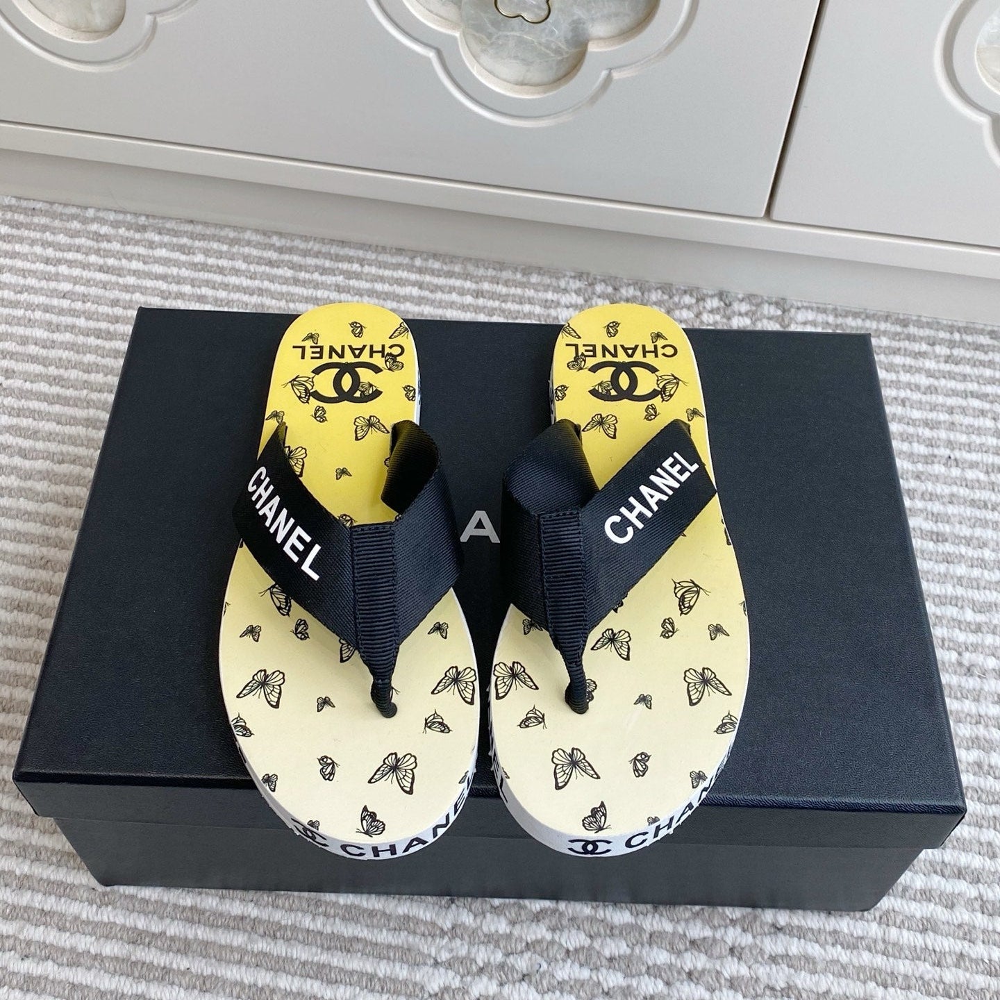 CC 26s Thong Sandals Yellow Pastel Rubber Leather 647680