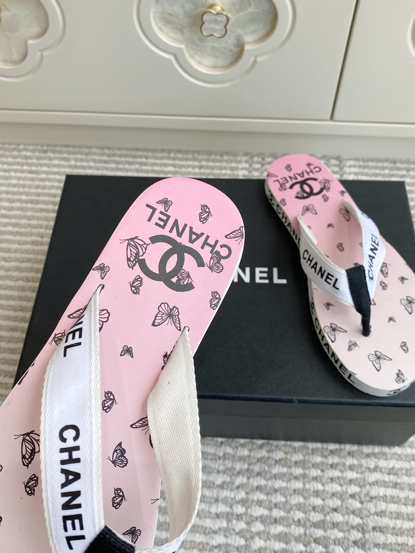 CC 26s Thong Sandals Pink Pastel Rubber Leather 647682