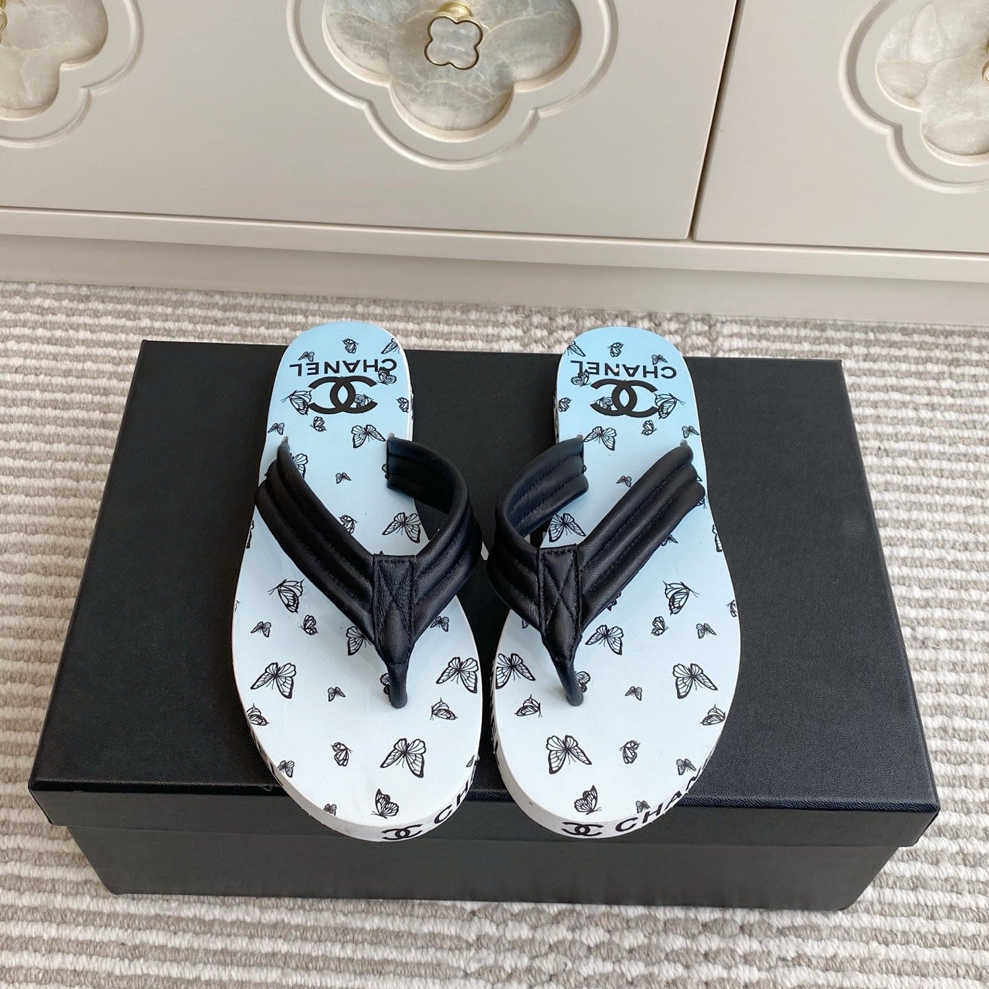 CC 26s Thong Sandals Blue Pastel Black Rubber Leather 647683