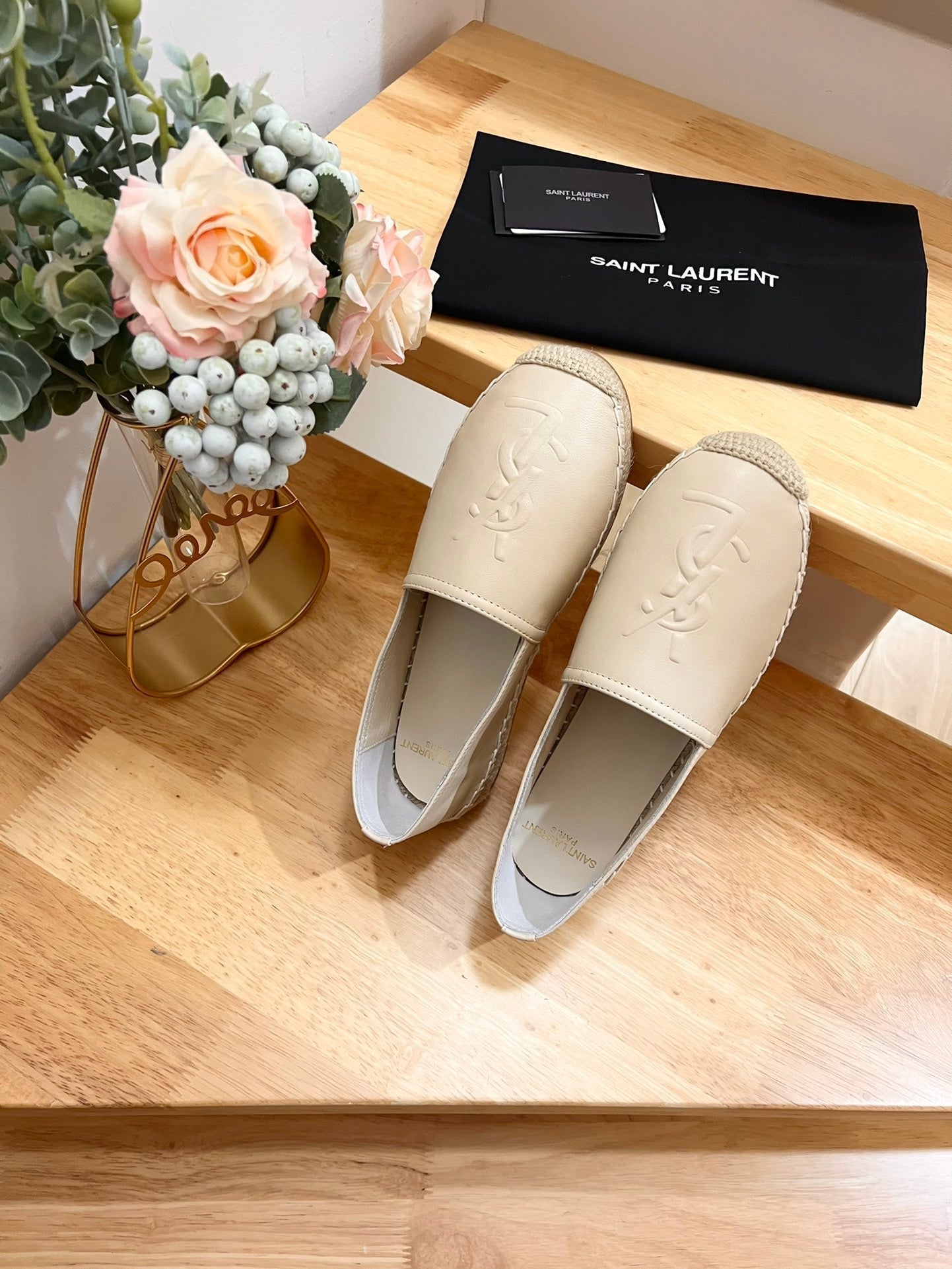 SL YVES EMBOSSED LOGO SLIP ON CREAMY WHITE CALFSKIN