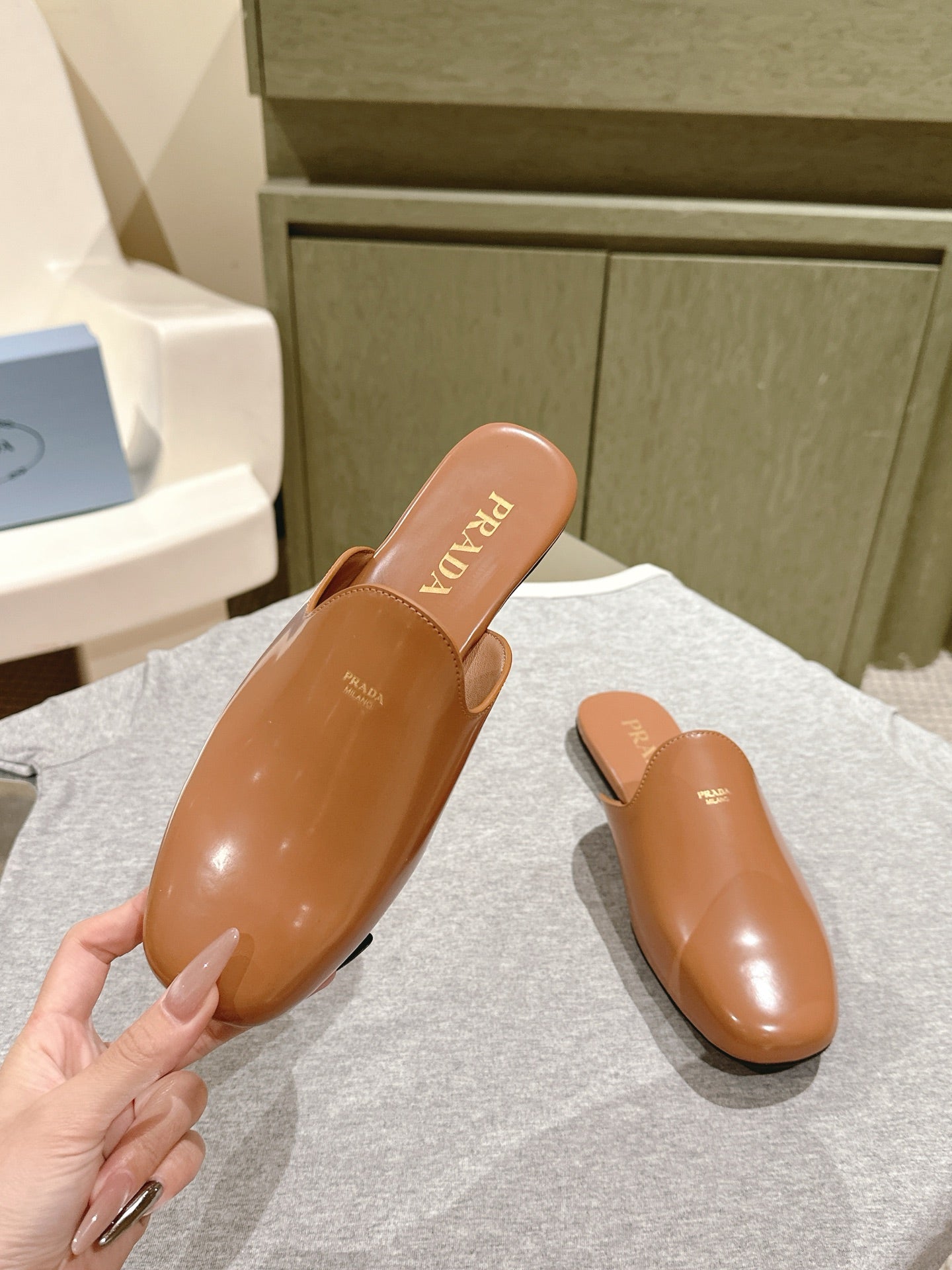 PRA 2026S Flats Mule Tan Brown Patent Leather 657679