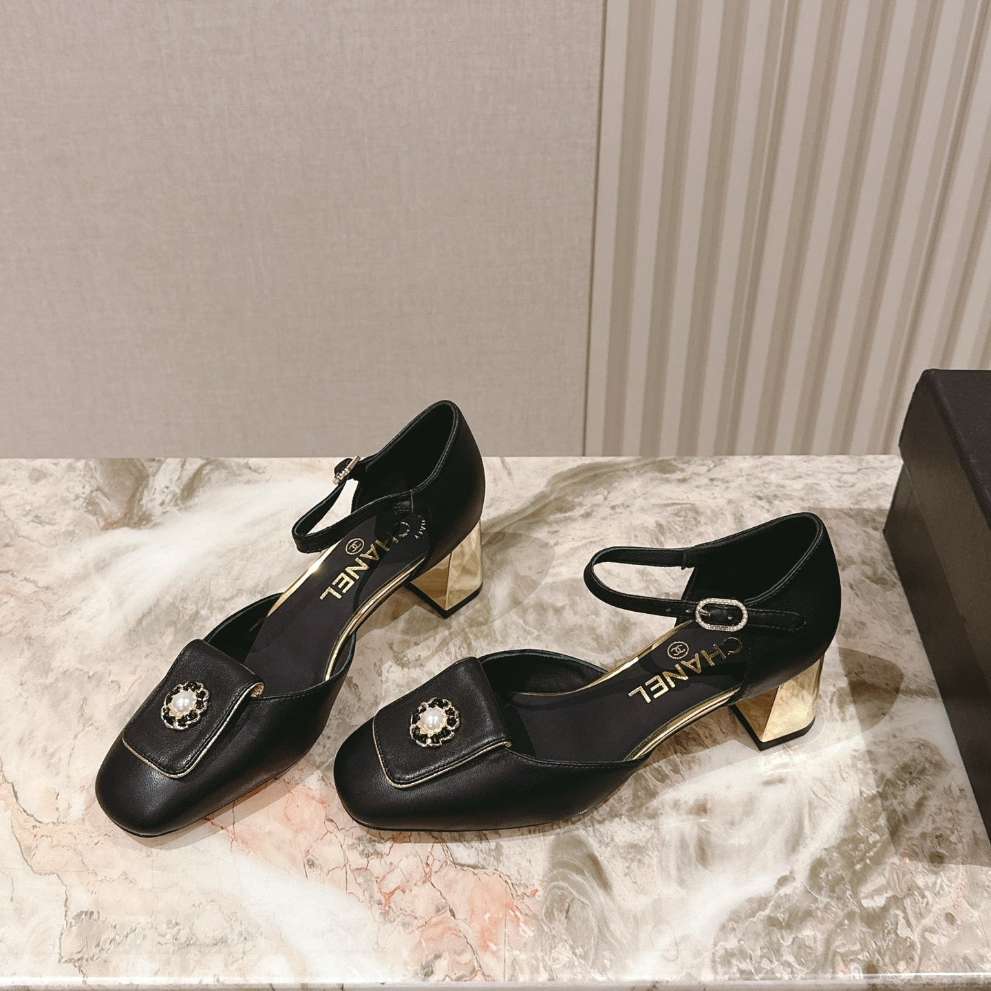 CC 26s Mary Jane Sandals 65 Black Sheepskin 658474