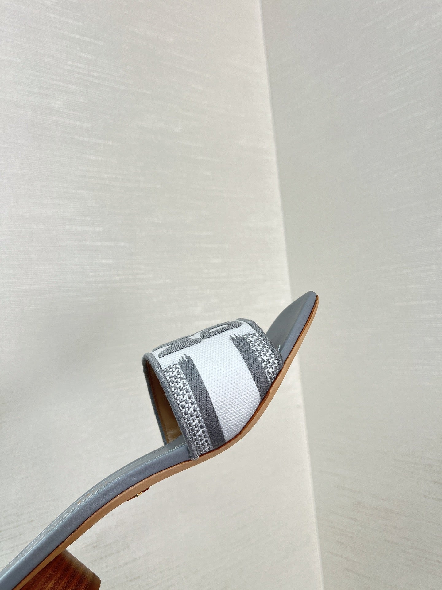 dway heeled slide 35 grey embroidered cotton