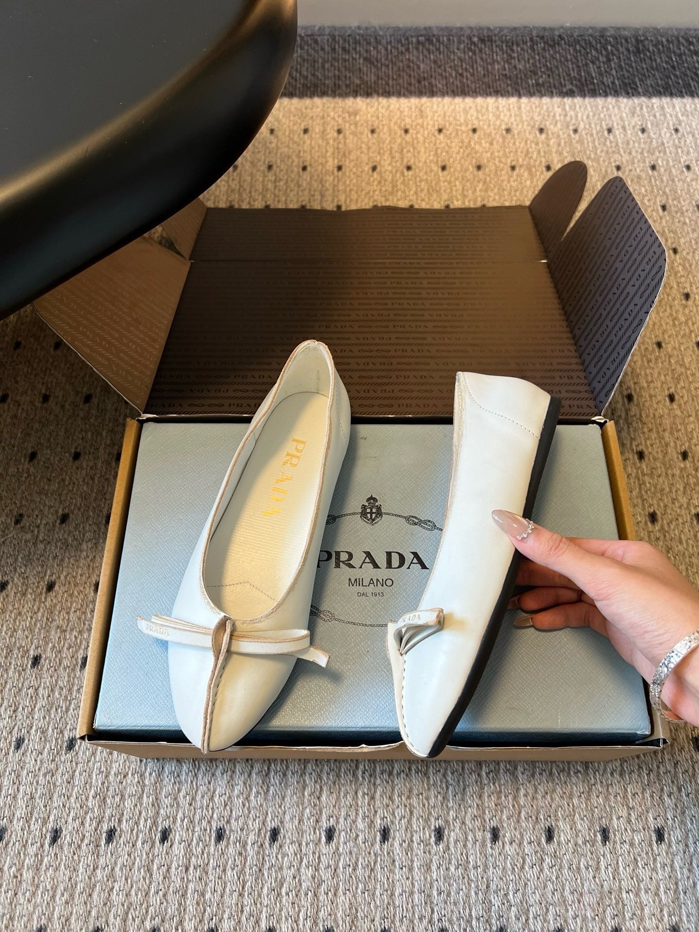 Prada 2026 Exposed Seam Ballerina Flats Cowhide 787475