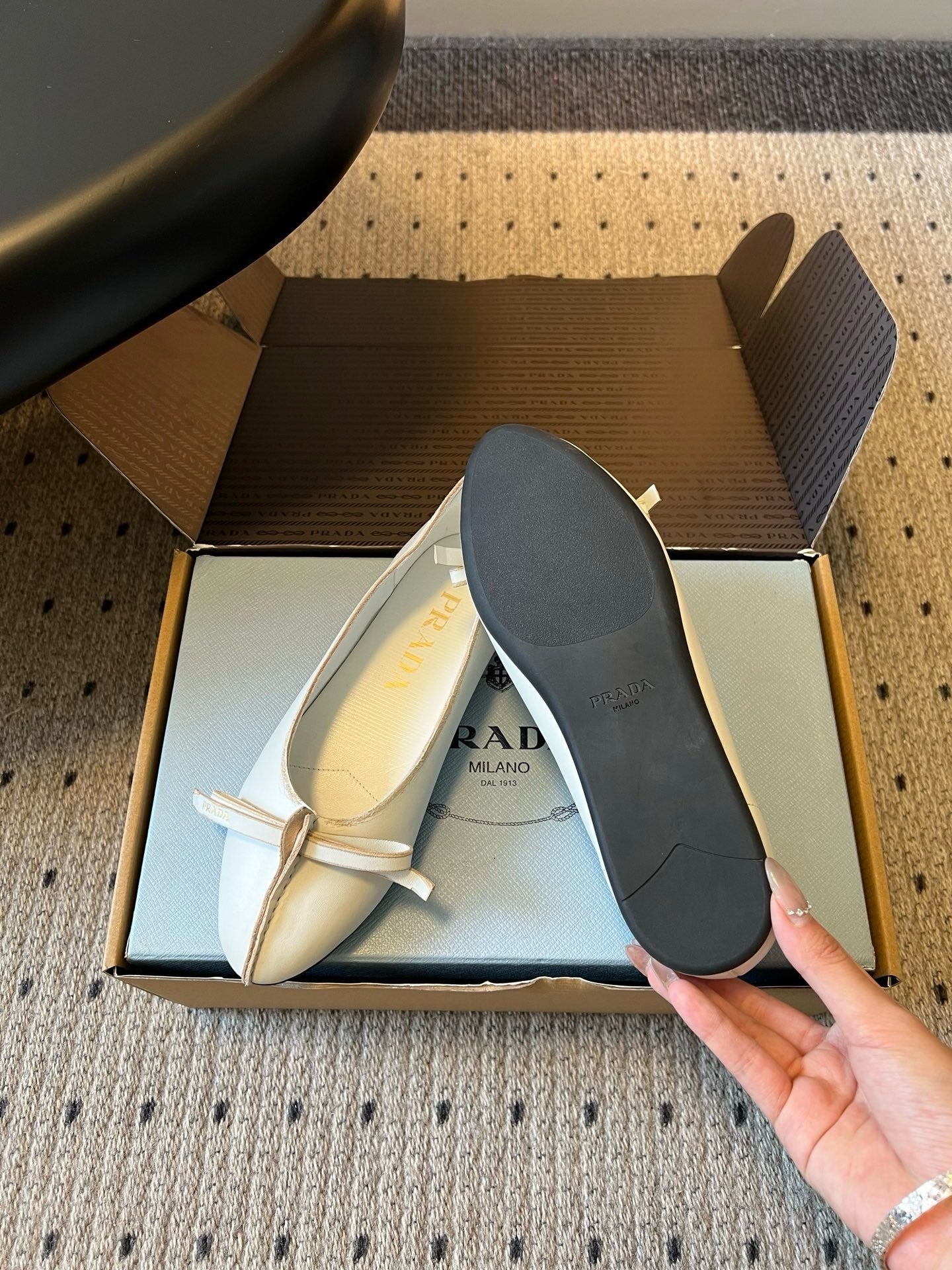 Prada 2026 Exposed Seam Ballerina Flats Cowhide 787475