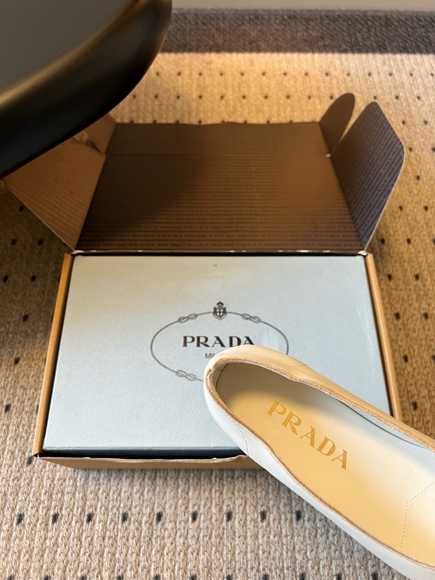 Prada 2026 Exposed Seam Ballerina Flats Cowhide 787475