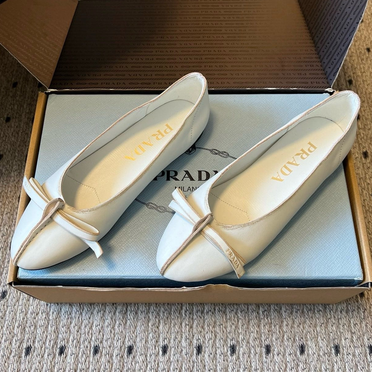 Prada 2026 Exposed Seam Ballerina Flats Cowhide 787475