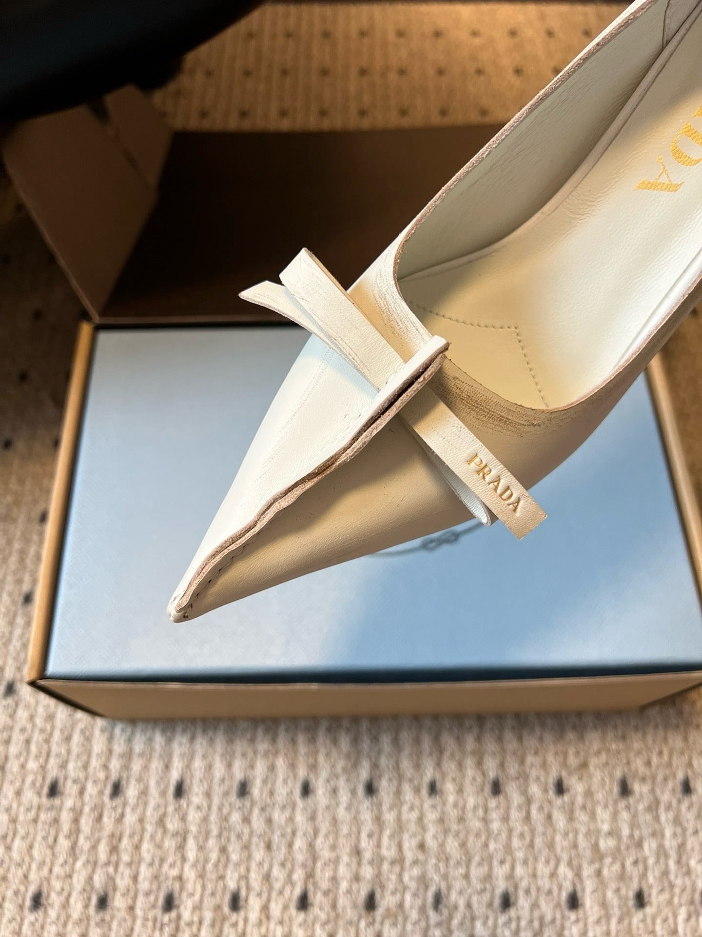 Prada 2026 Pointed-Toe High Heels 55mm Bow Cowhide 787484