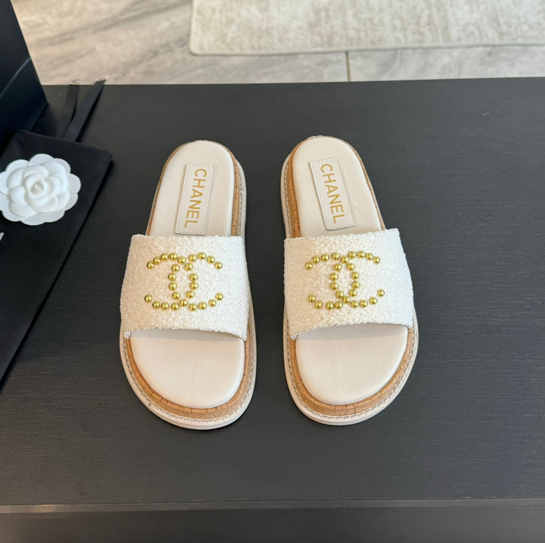 CC 25C Slippers White Fabric 213105