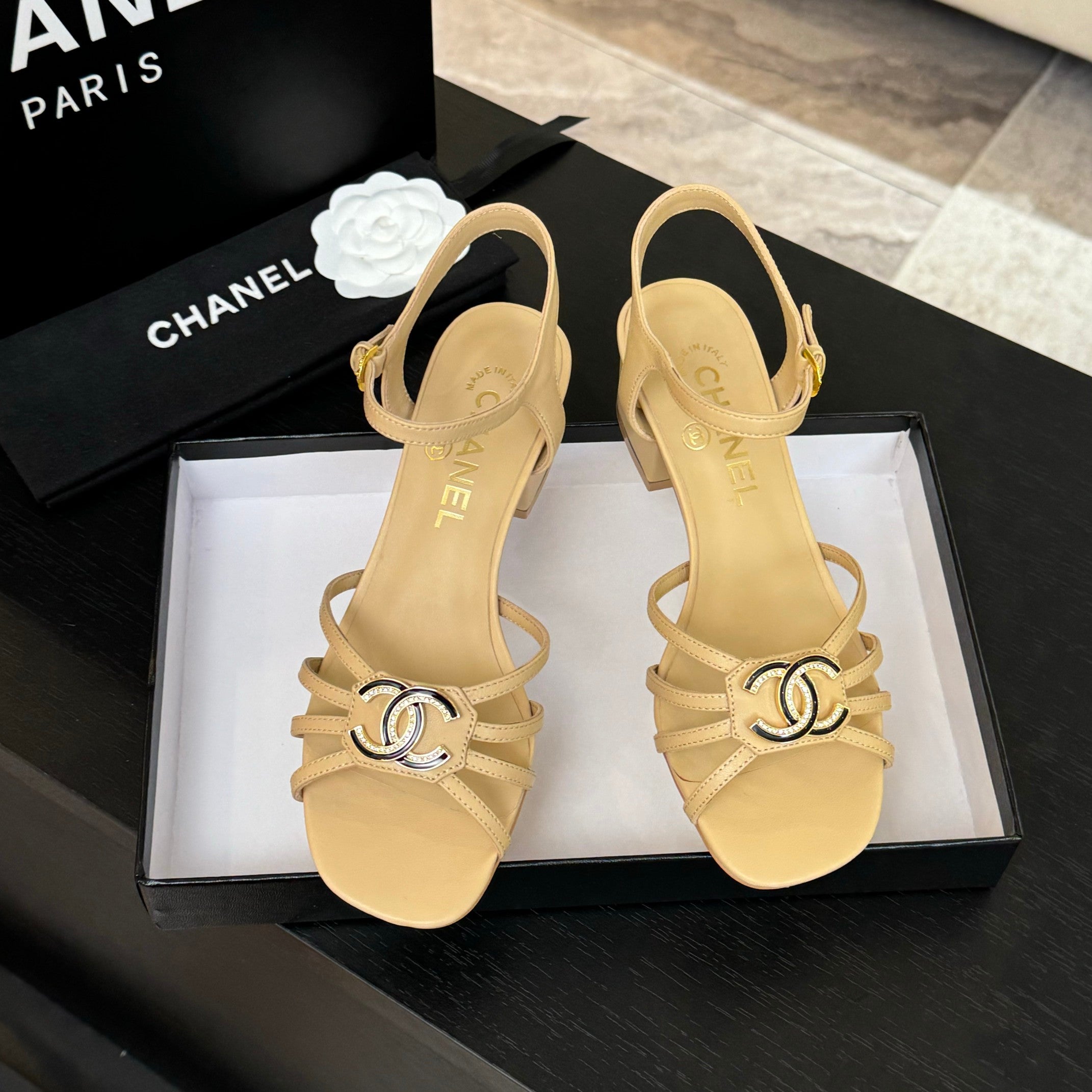 CC 45mm Sandal DarkCream Sheepskin  212928