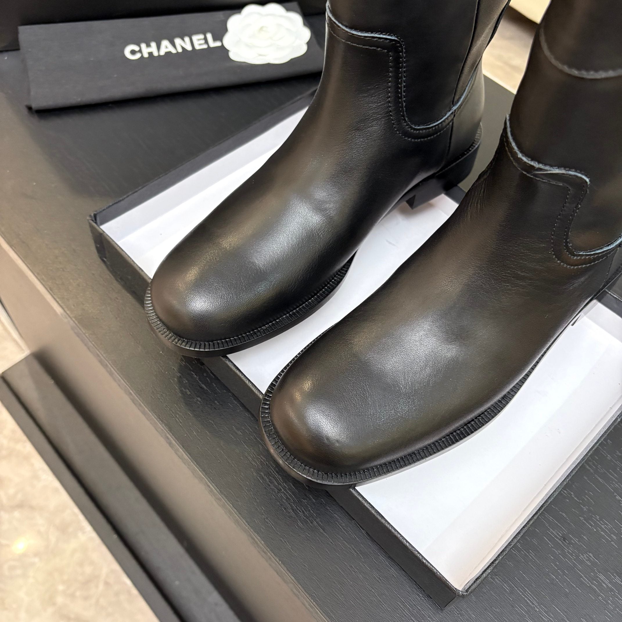 CC 2025 Short Boot Black Sheepskin 550659