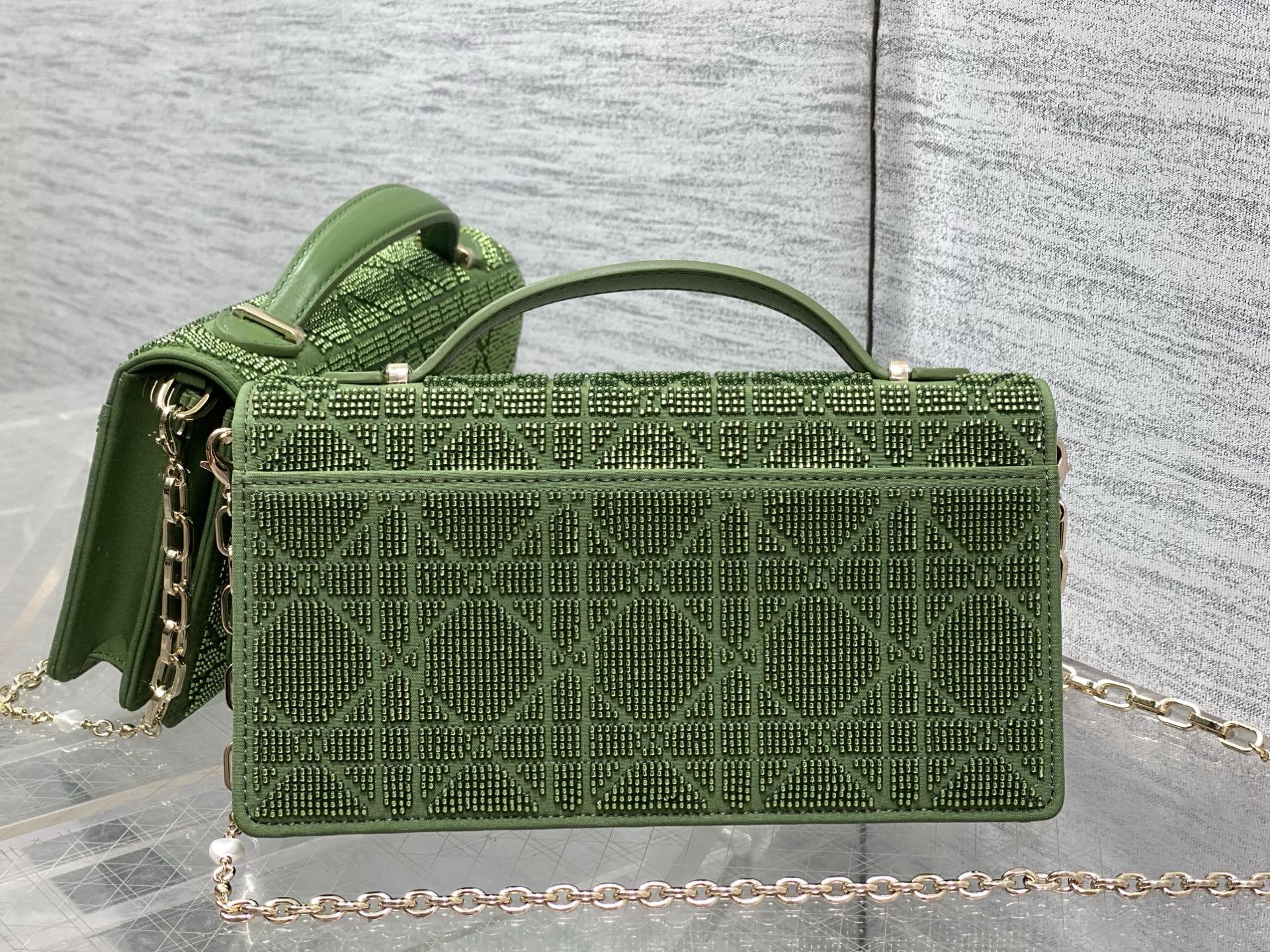 Dior 2026 Microbead-Embroidered Bag 21cm Cotton Leather 355271