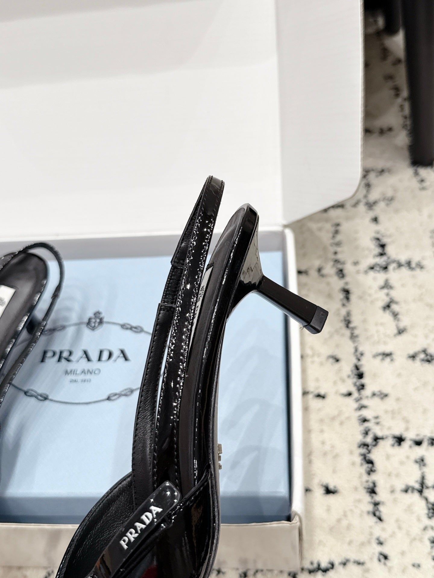 Prada 2026 Pointed Toe Bow SlingBacks 60mm Patent Leather 769838