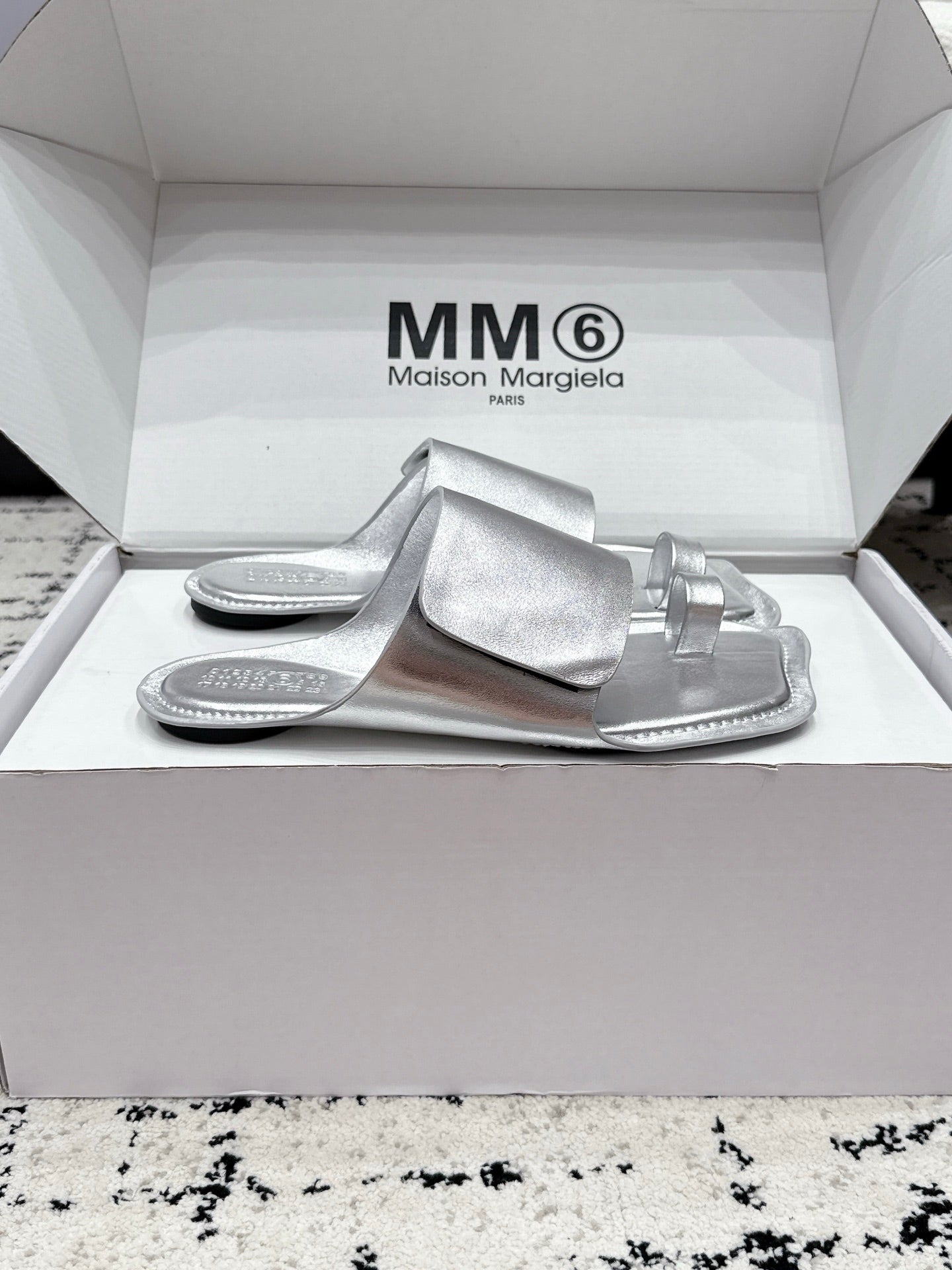 Maison Margiela 2026 Square Toe Slipper Cowhide 924864