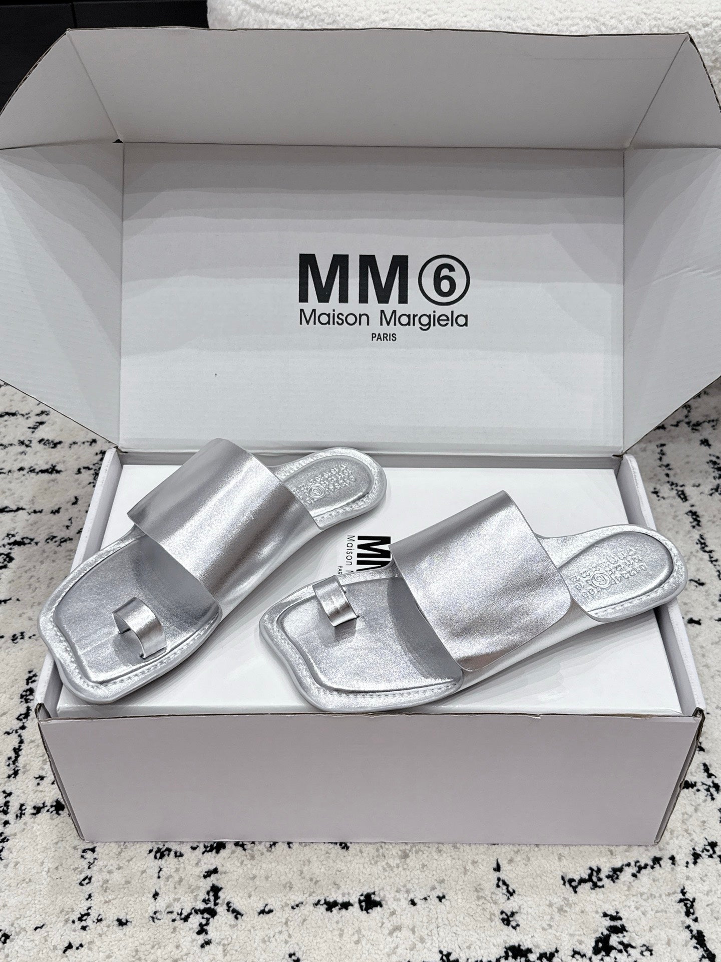 Maison Margiela 2026 Square Toe Slipper Cowhide 924864