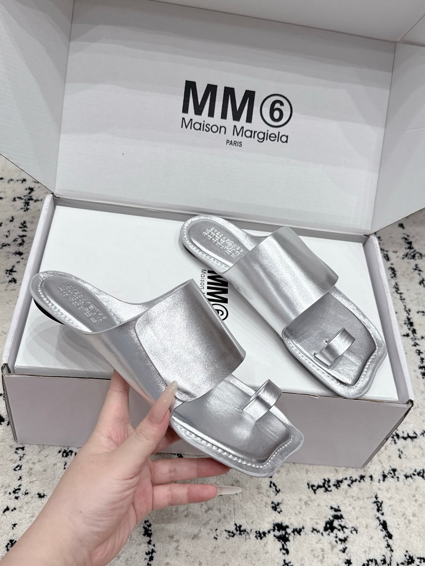 Maison Margiela 2026 Square Toe Slipper Cowhide 924864