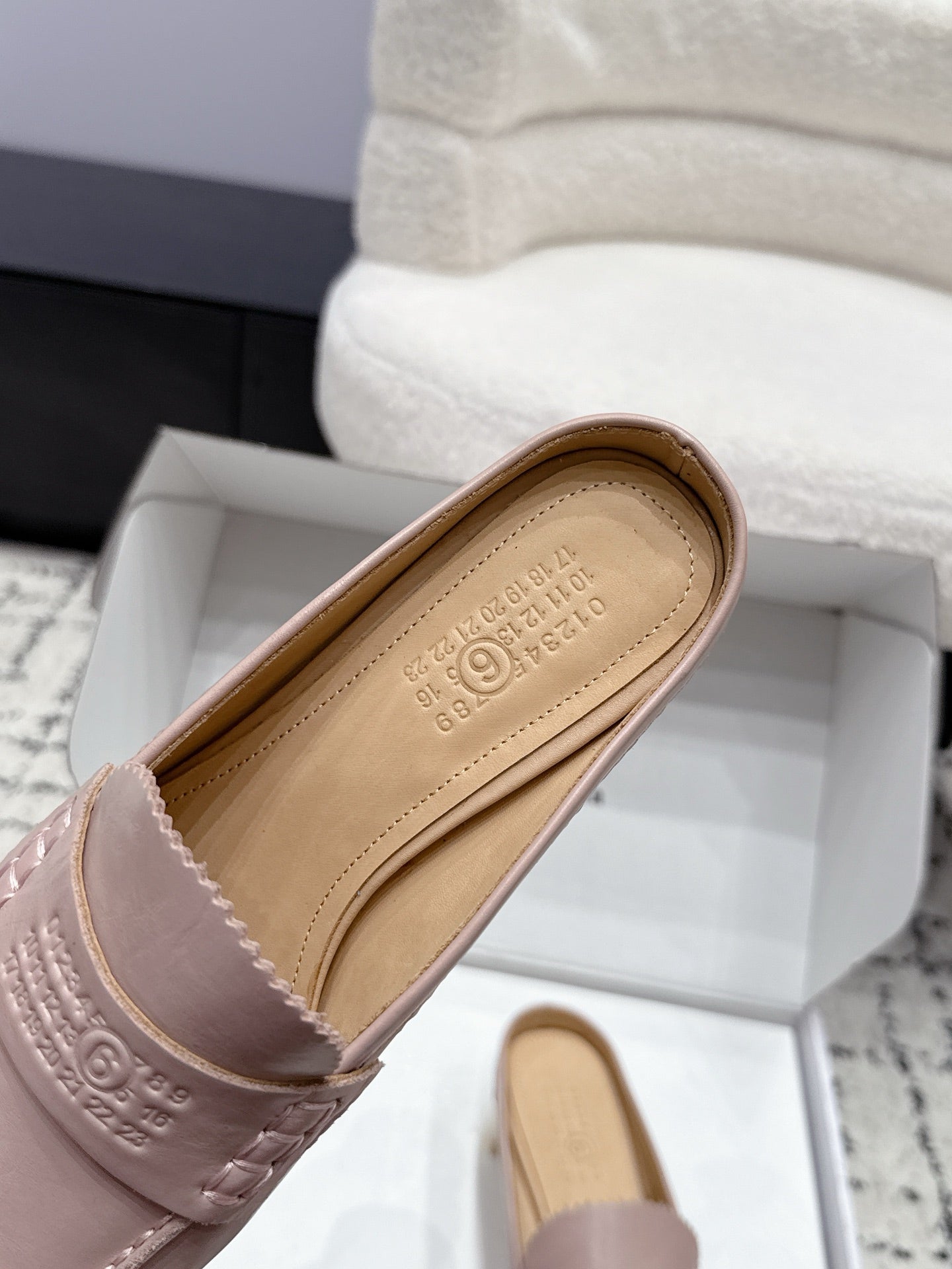 Maison Margiela 2026 Mid-Heel Loafers Mules 35mm Cowhide Suede 924855
