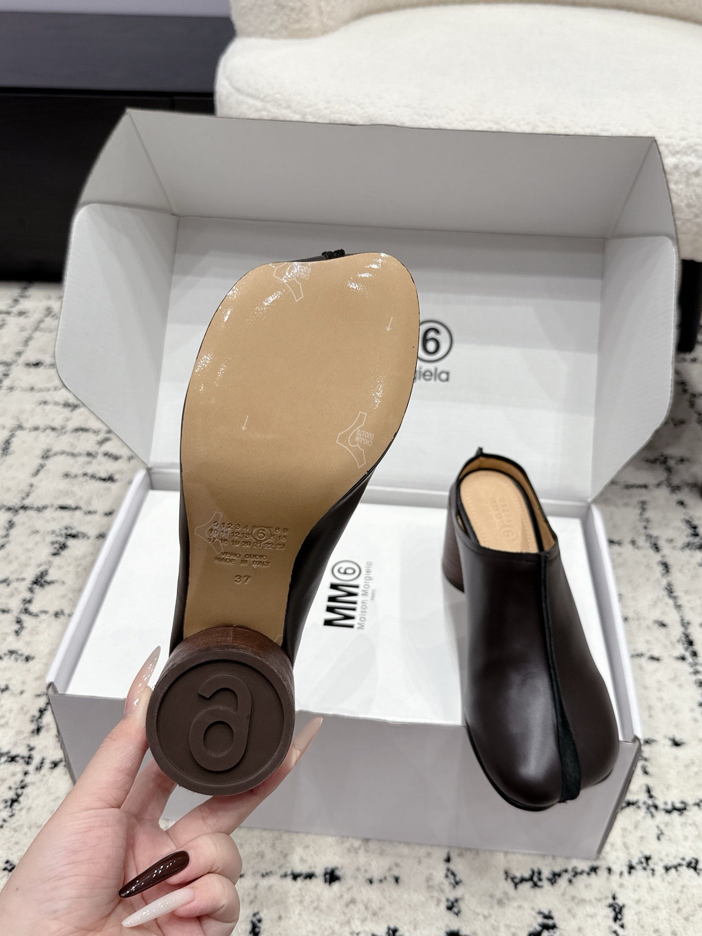 Maison Margiela 2026 Closed-Toe Chunky Heel Mules 70mm Cowhide Suede 924849