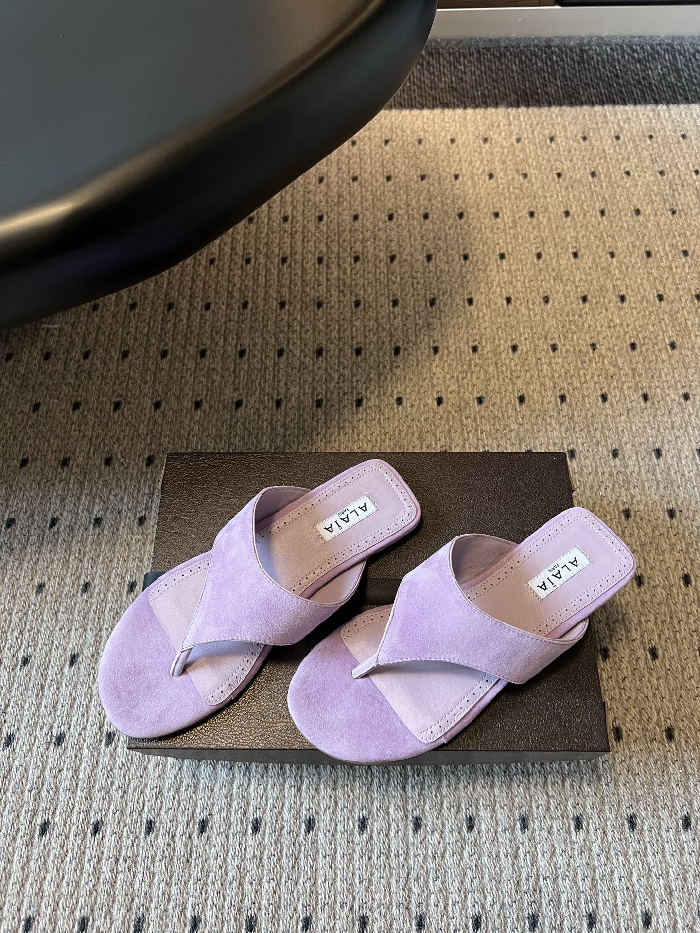 Alaia 2026 Flip-Flops Flat Velvet Sheepskin 803344