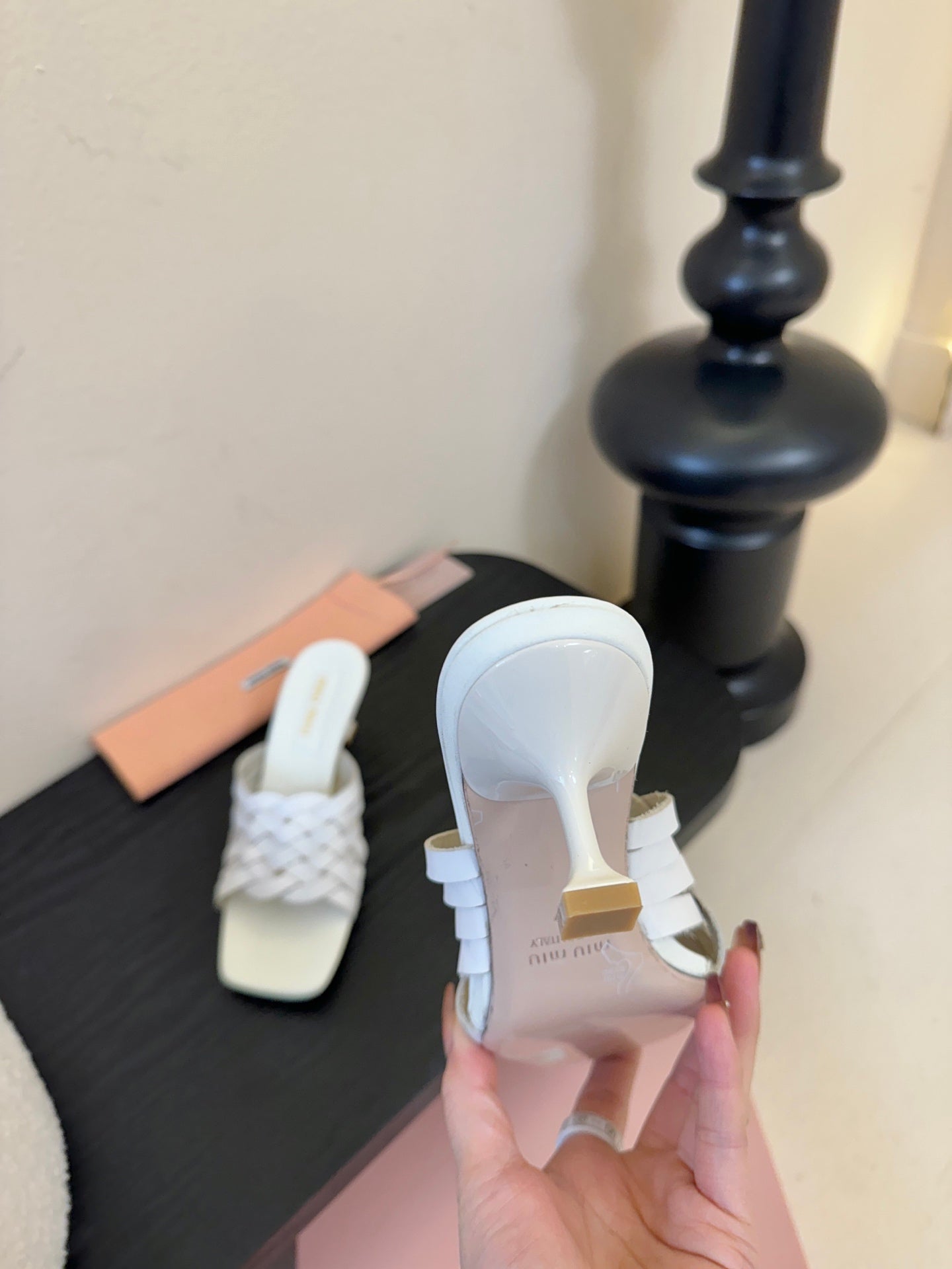 MIU 26ss Flat Sandals 50 White Sheepskin 627351