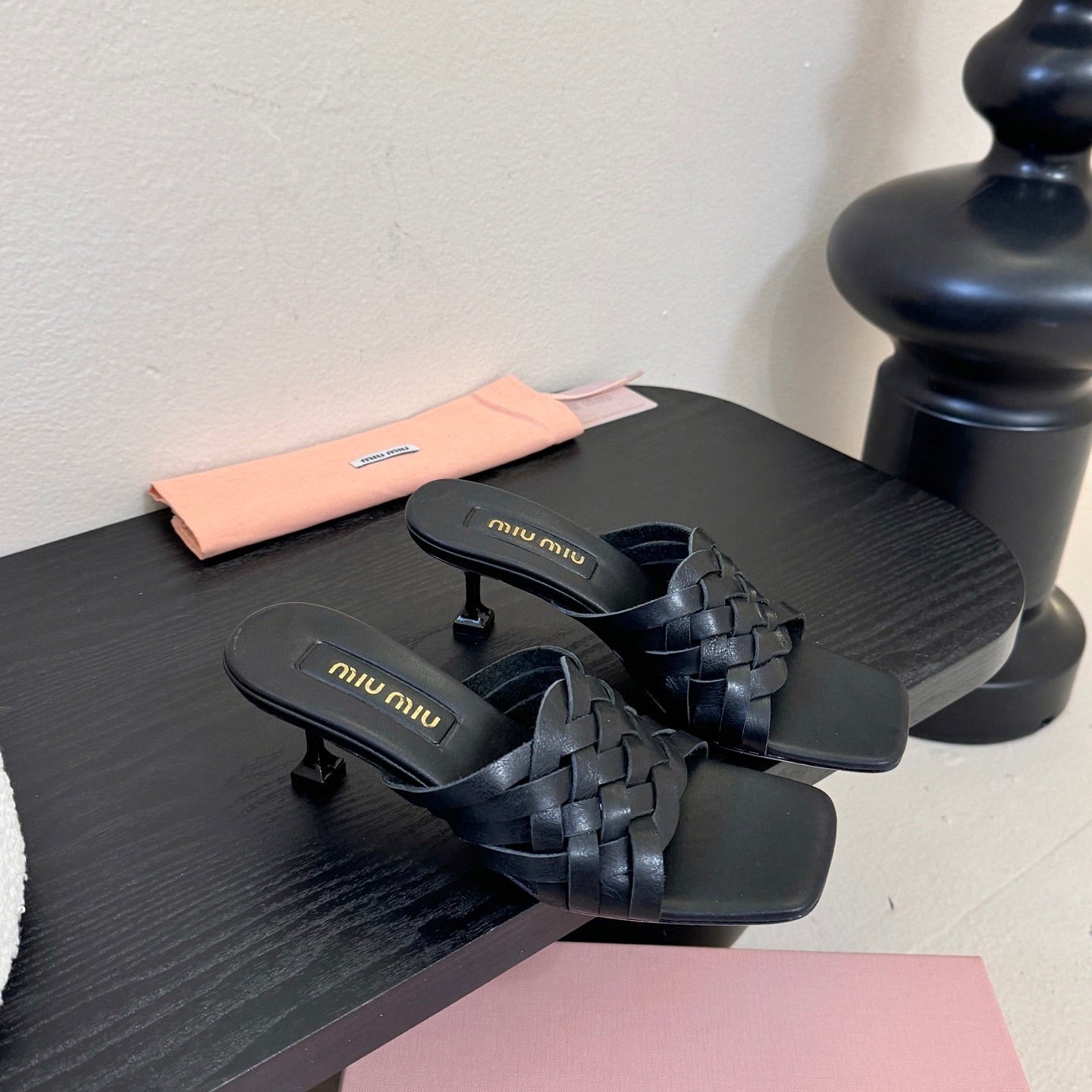 MIU 26ss Flat Sandals 50 Black Sheepskin 627352