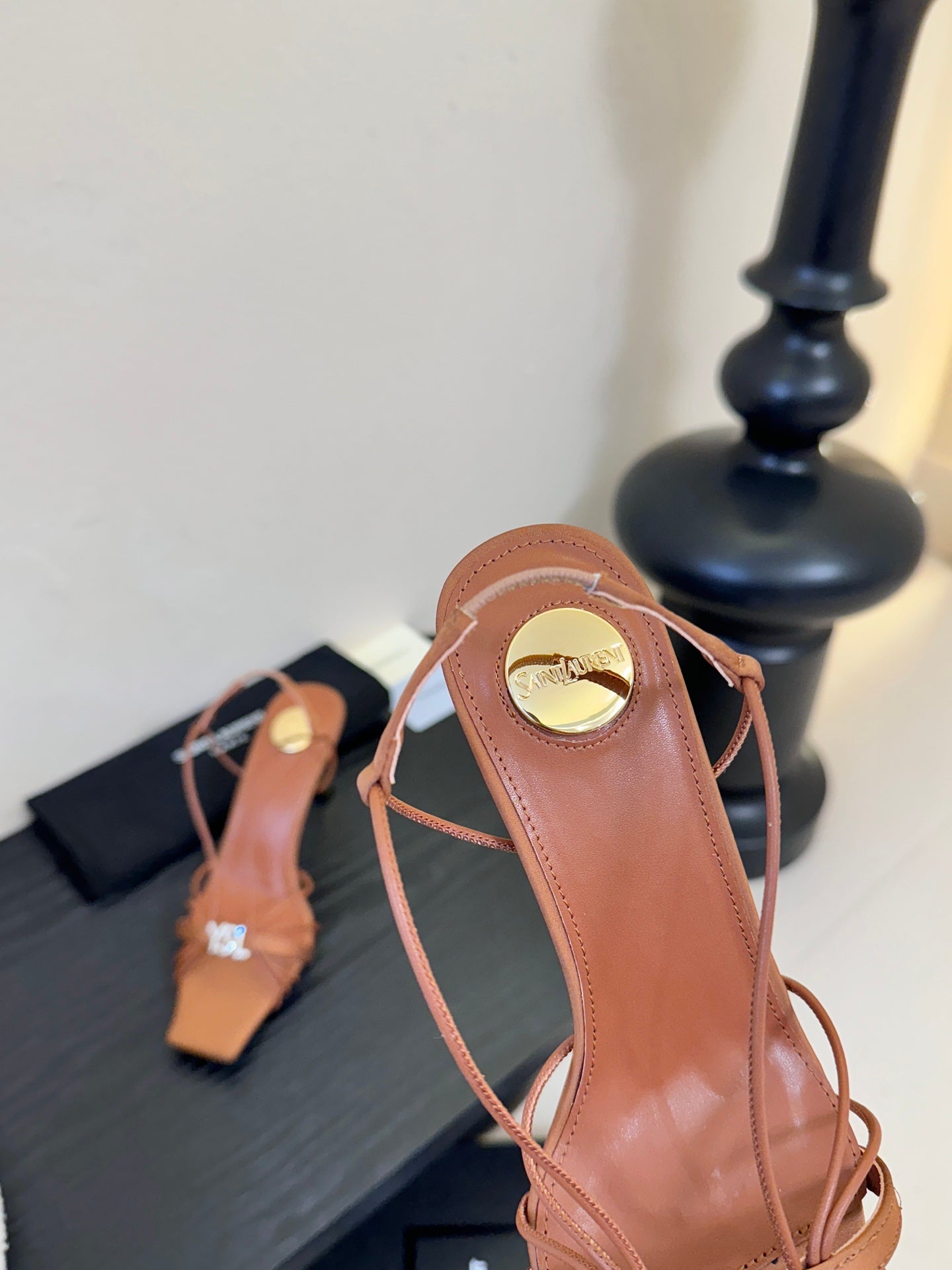 YSL 26ss Square Toe Sandals 70 Tan Brown Silk Sheepskin 651705