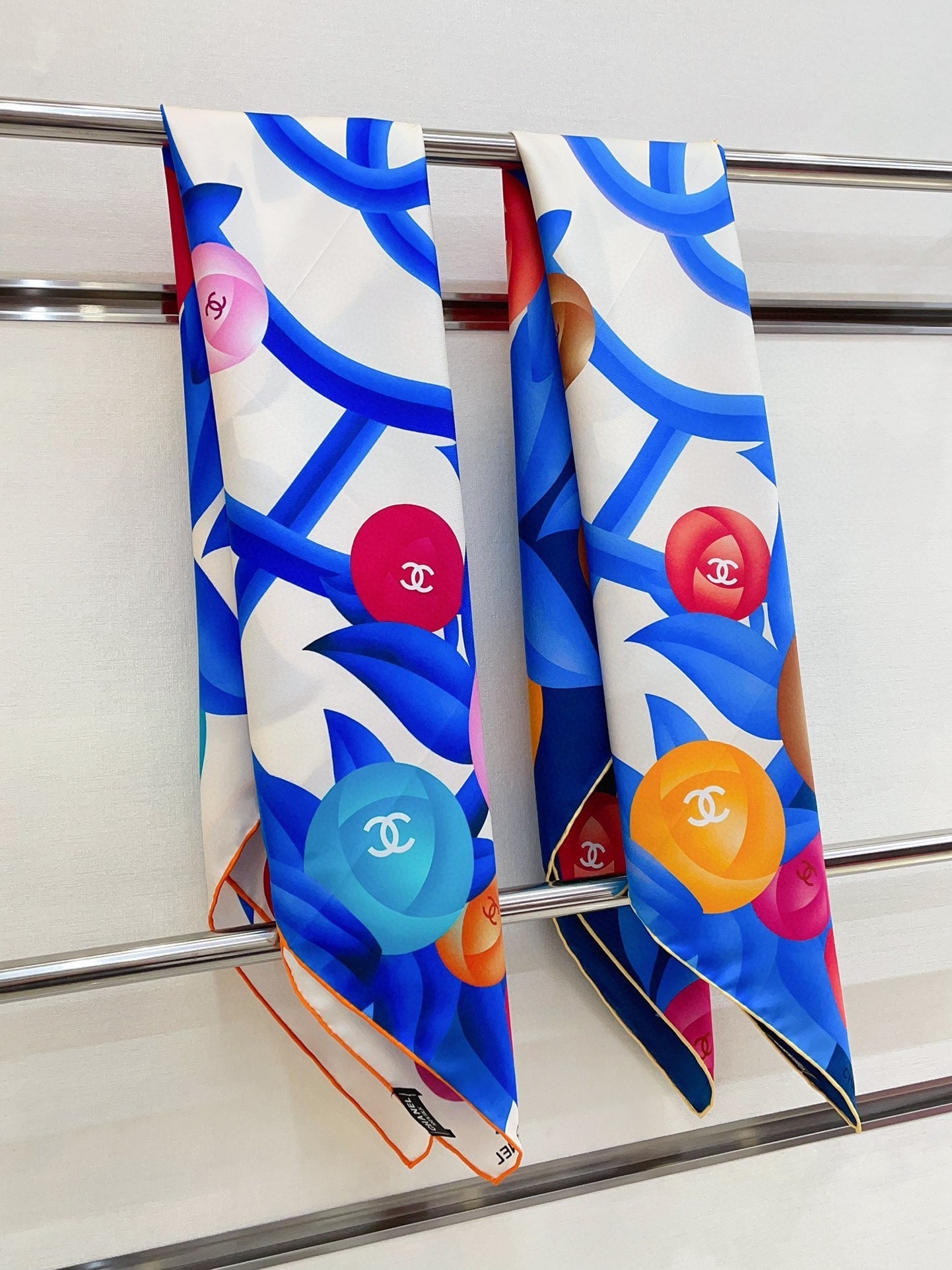 CC Square Scarf 90 CM In Colorful Silk Twill 193820