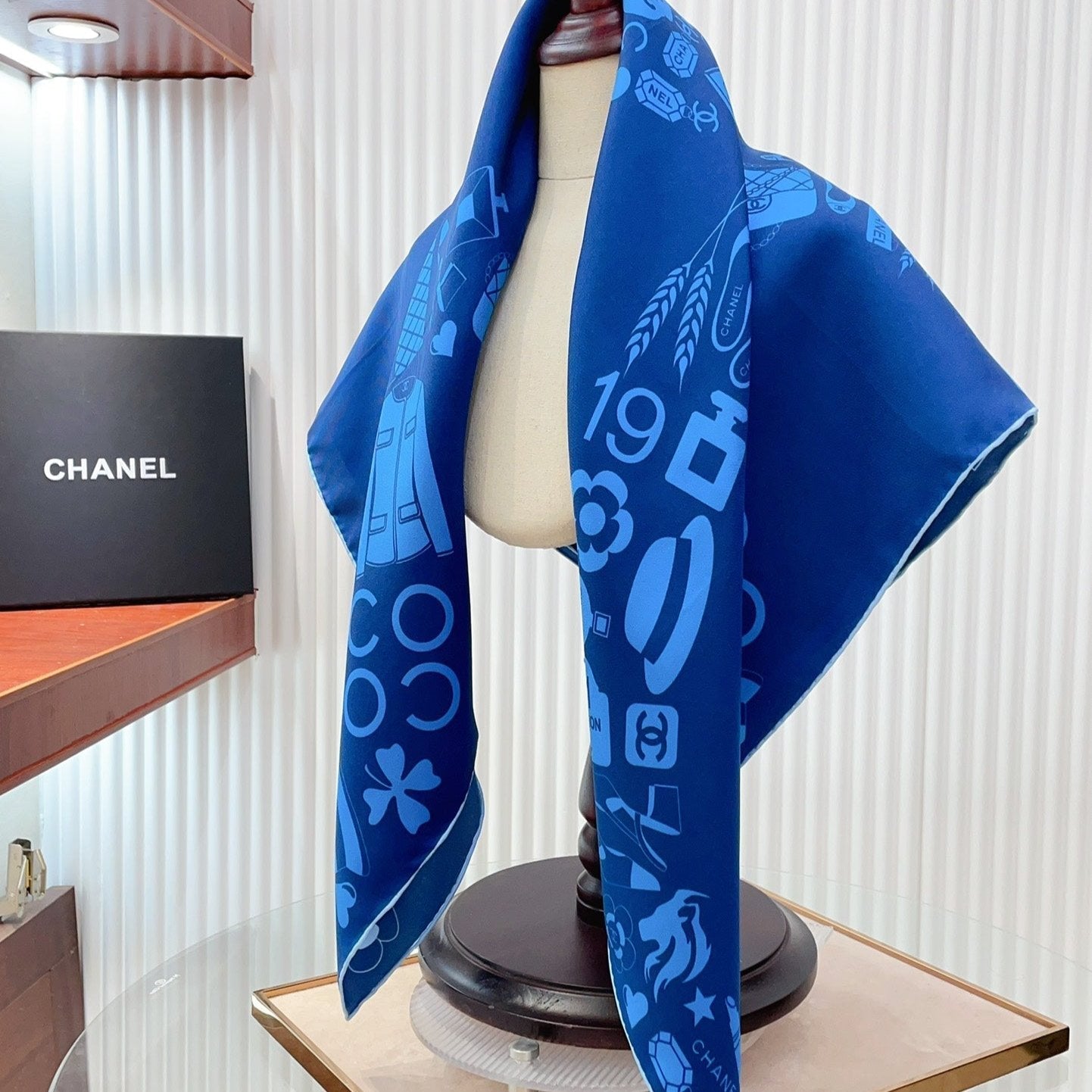 CC Square Scarf 90 CM In Blue Silk Twill 211102