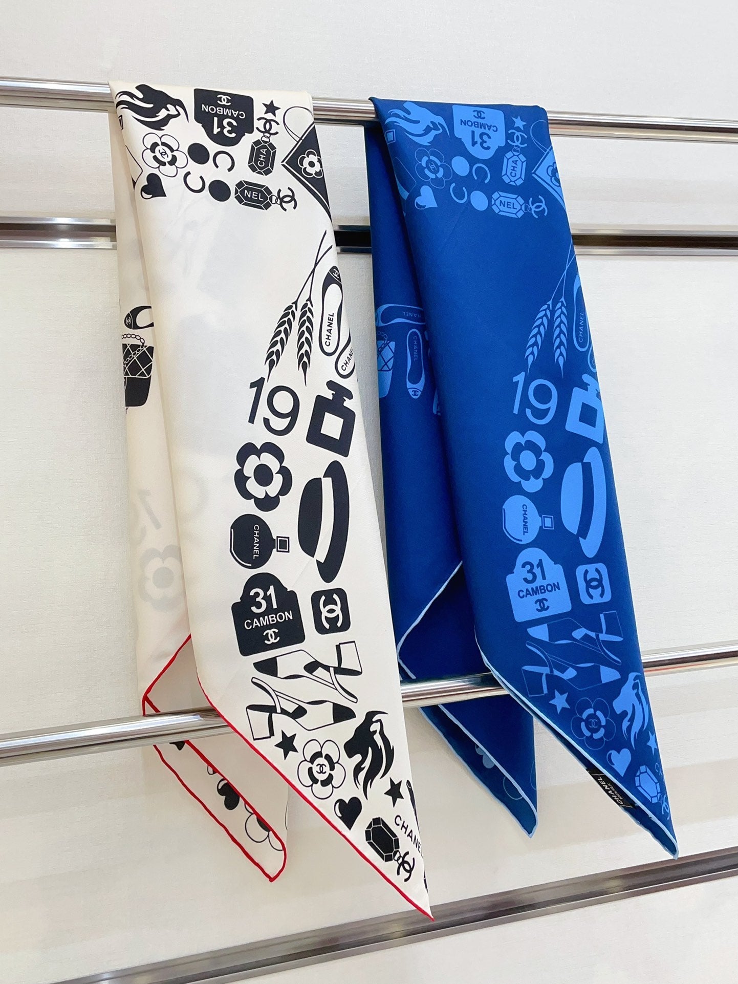 CC Square Scarf 90 CM In Blue Silk Twill 211102