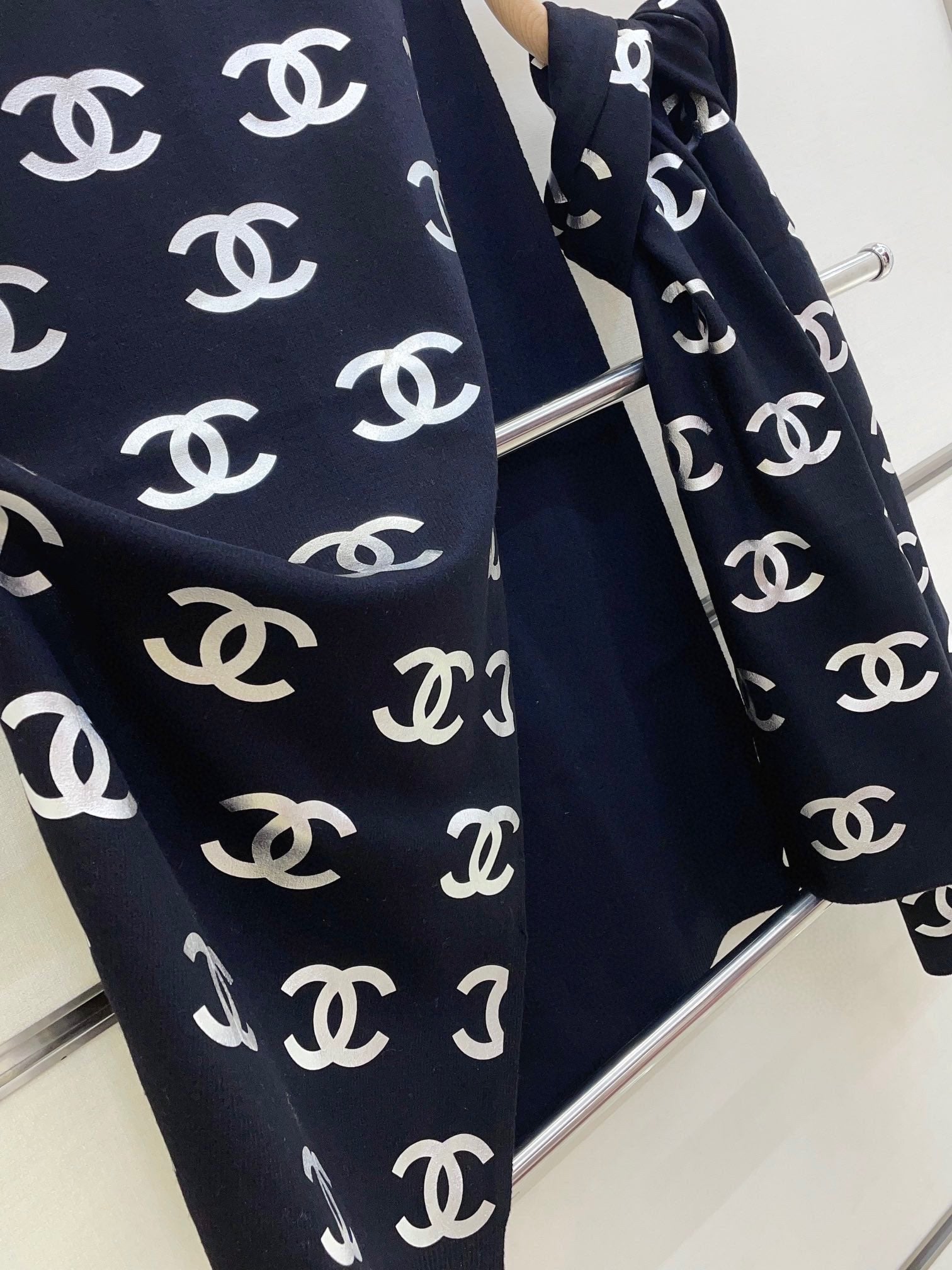 CC Scarf 190 CM In Black Logo Print Cashmere 401171