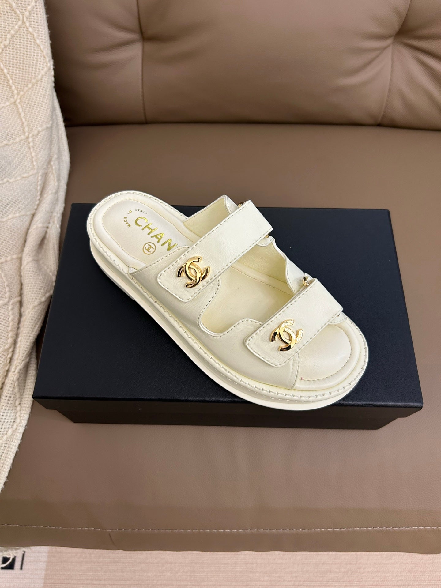 Chanel 2026 Slipper Women's Open Sandals Leather 779323