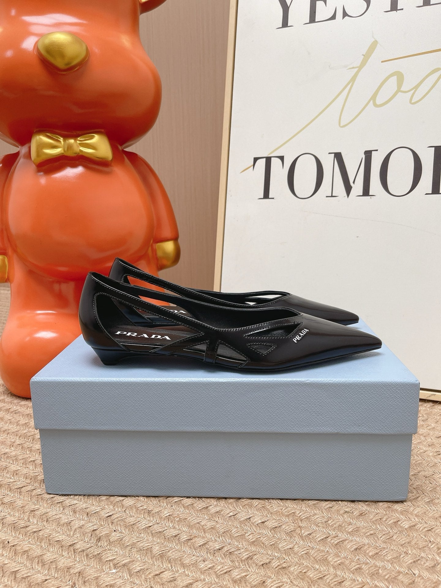 Prada 2026 Slingback Pumps Glossy Leather 854638