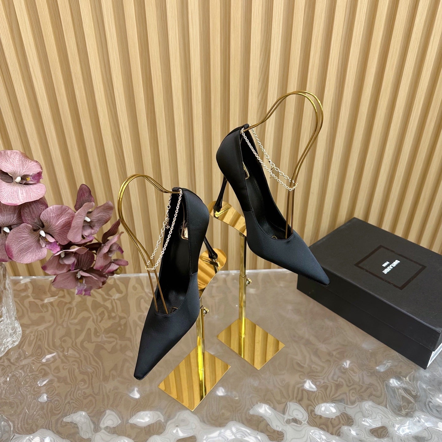 RÃ‰GINE PUMPS IN BLACK SATIN GOLD CHAIN