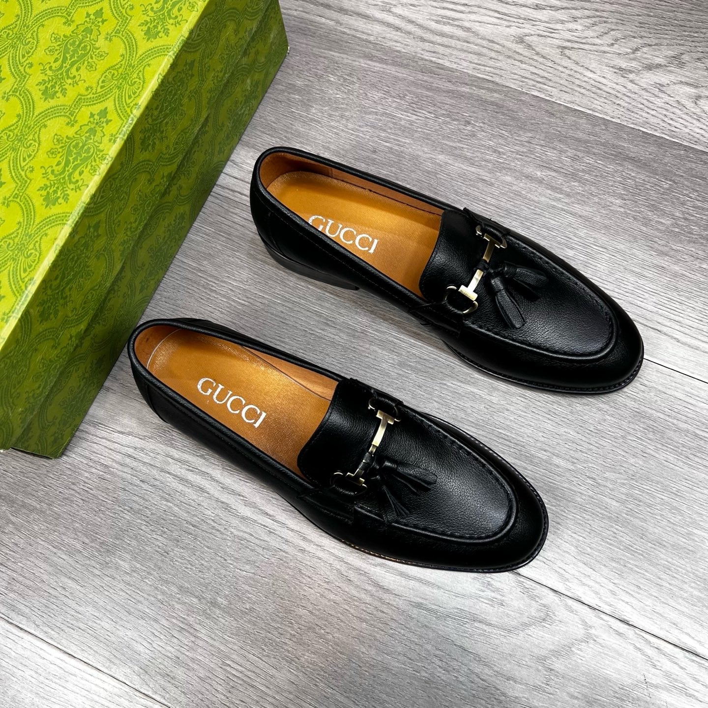 GG Men's Tassel Loafer Black Cowhide 531148