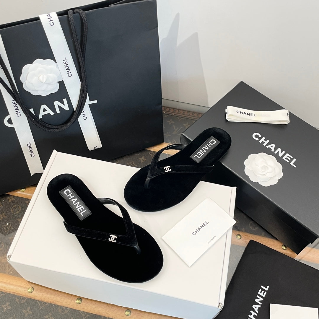 cc thongs velvet