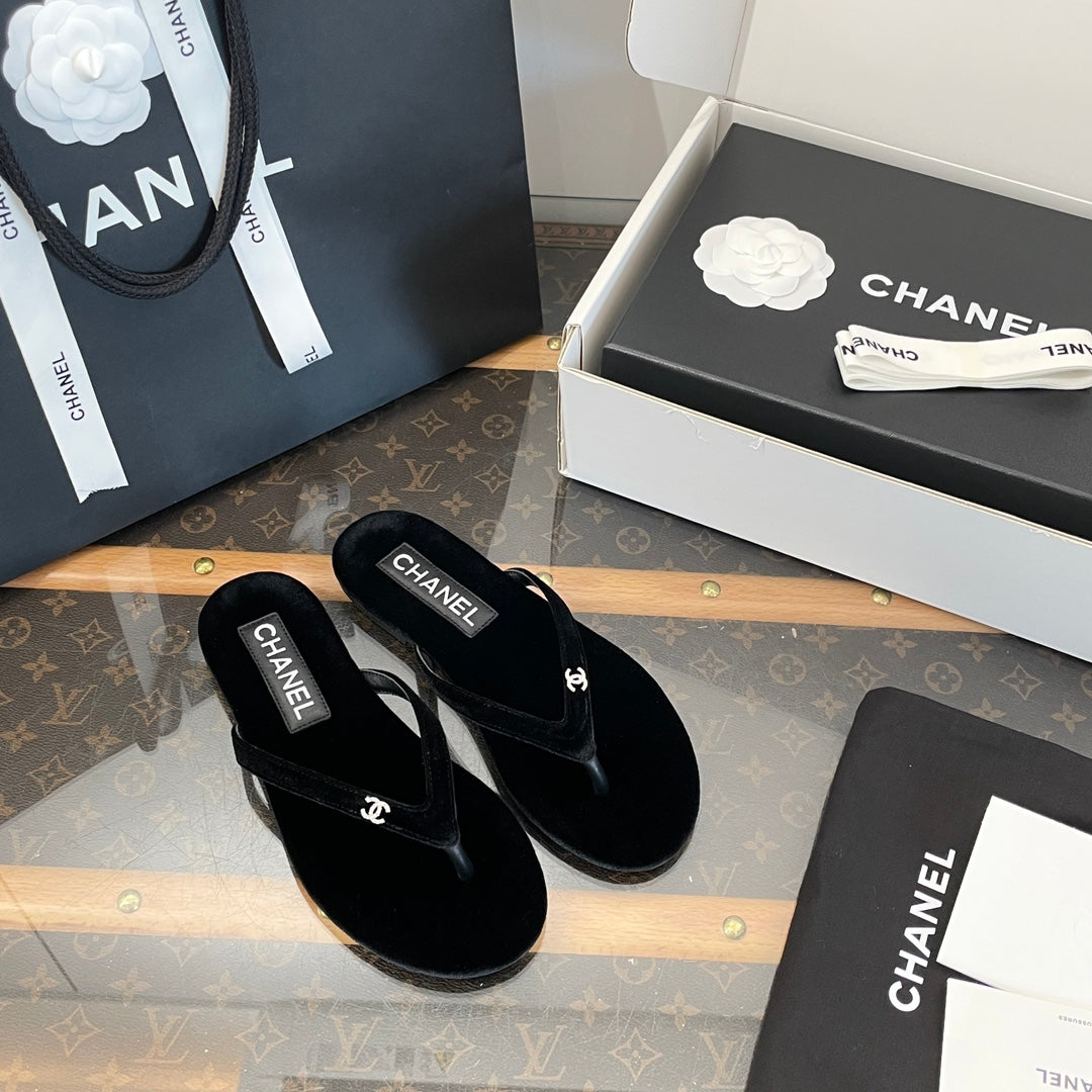 cc thongs velvet