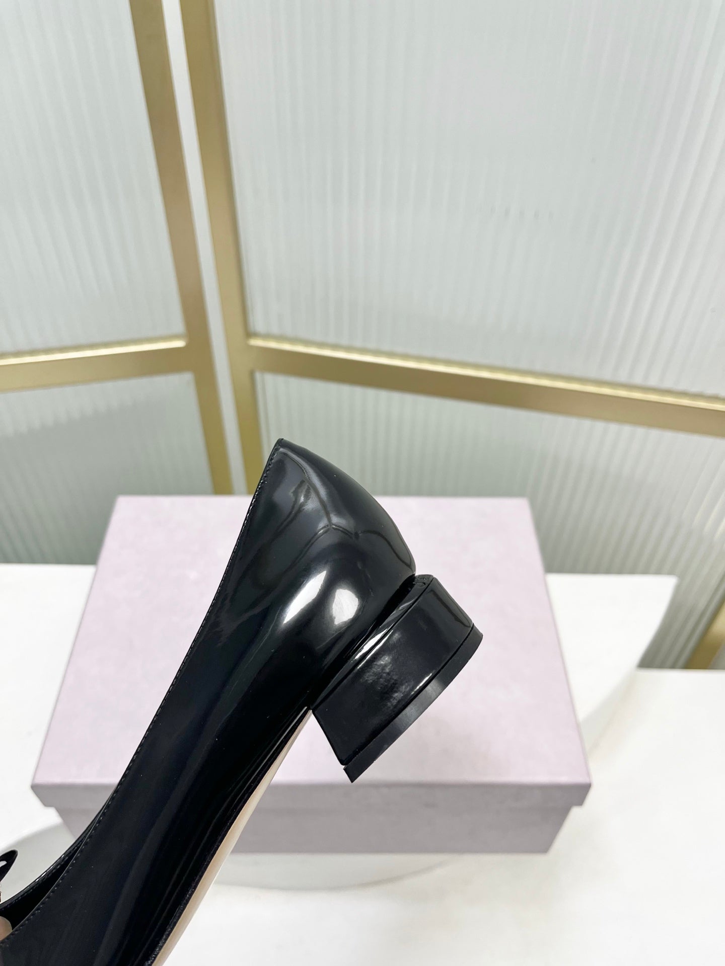 Jimmy 26s Pointed Toe Pump 25 Black Patent Cowhide 605965