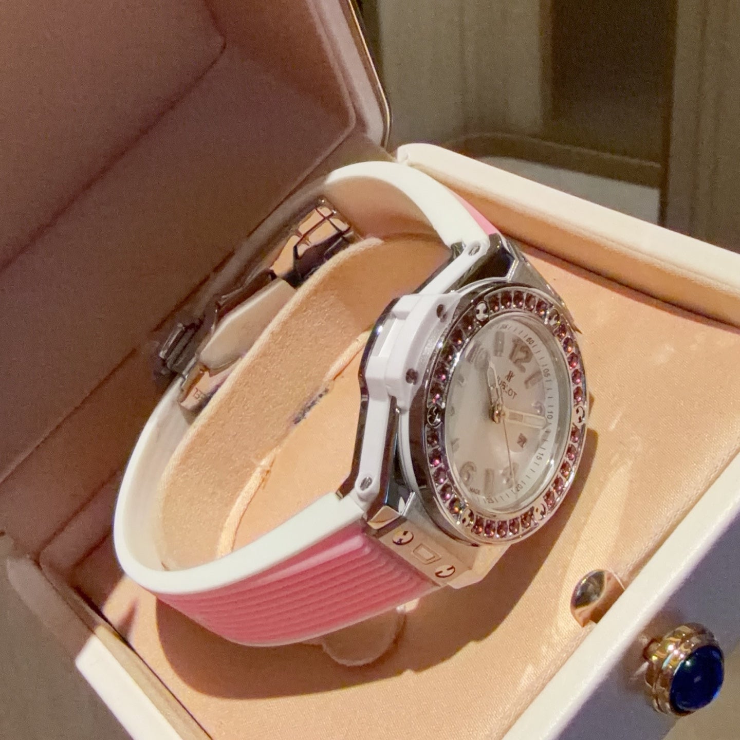 Hublot Big Bang One Click Joyful Steel Pink 33mm Watch Pink Strap