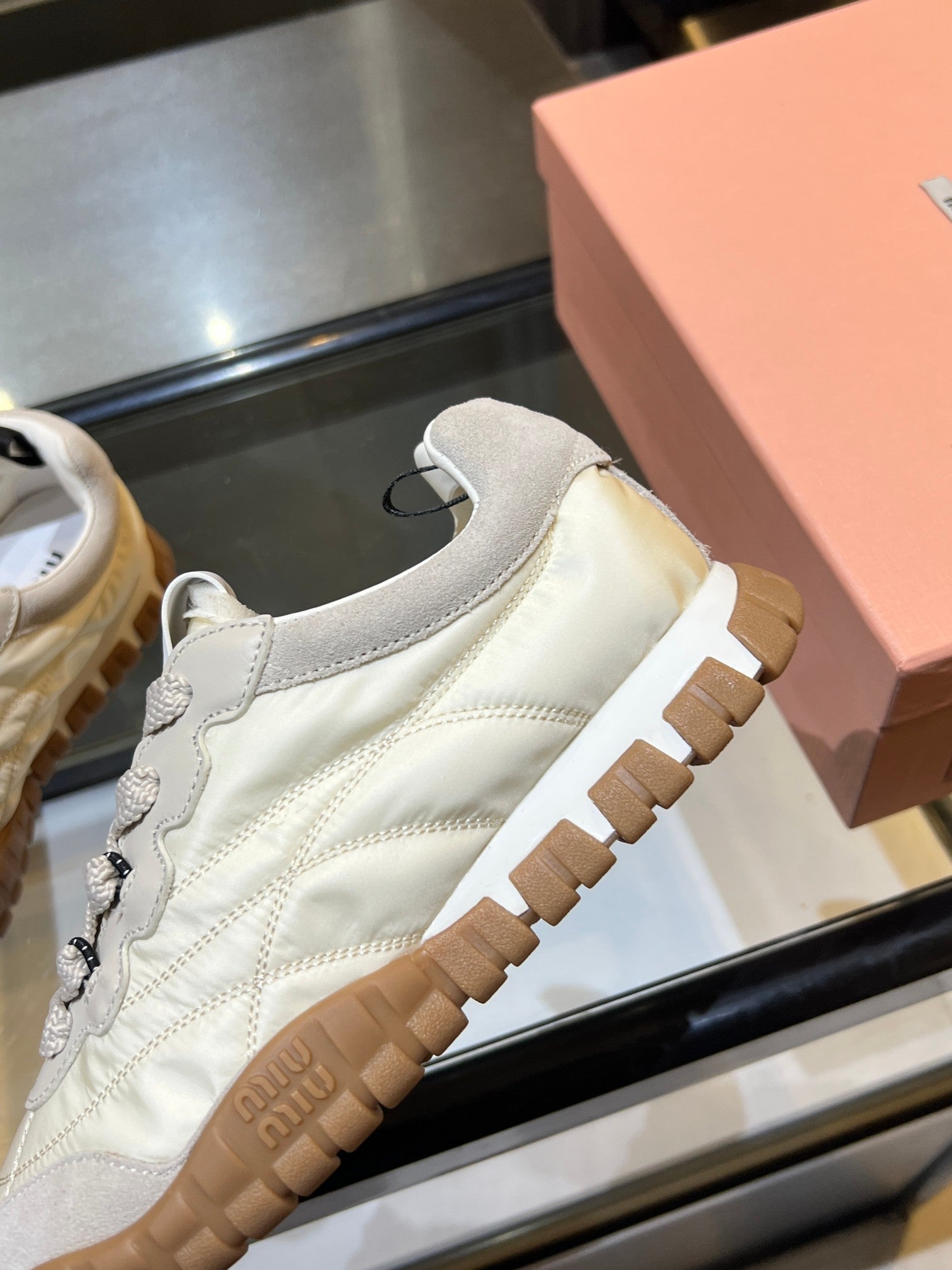 MIU 26ss Sneaker Fabric Suede