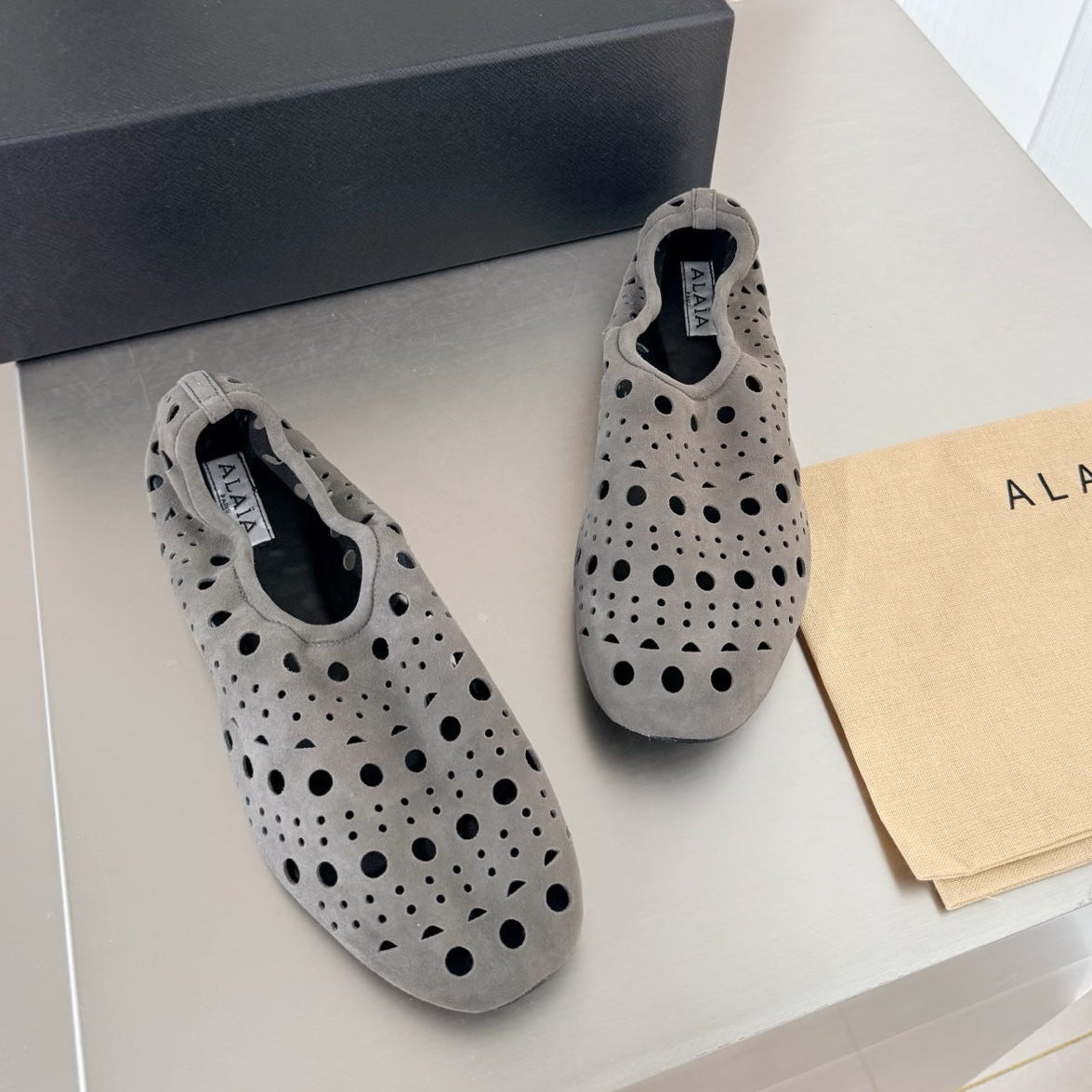 Alaia 2026 Ballerina Flats Perforated Suede 784611