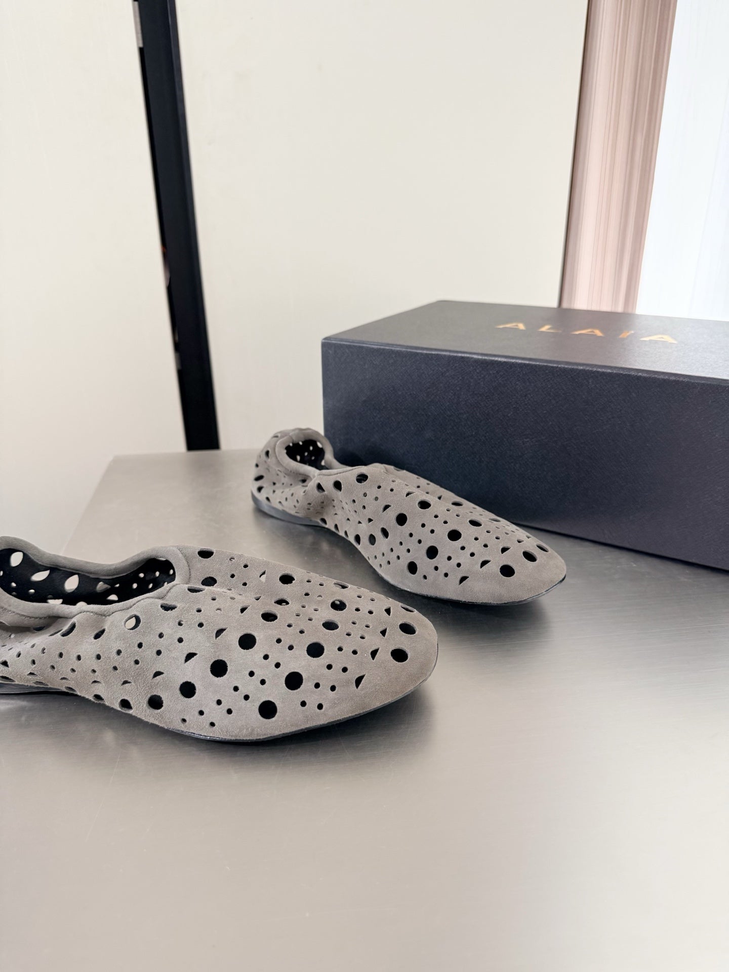Alaia 2026 Ballerina Flats Perforated Suede 784611