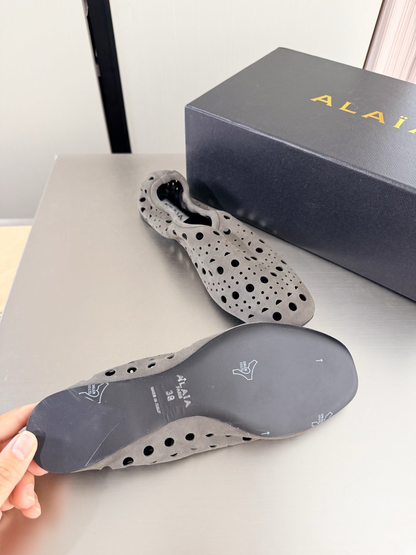Alaia 2026 Ballerina Flats Perforated Suede 784611