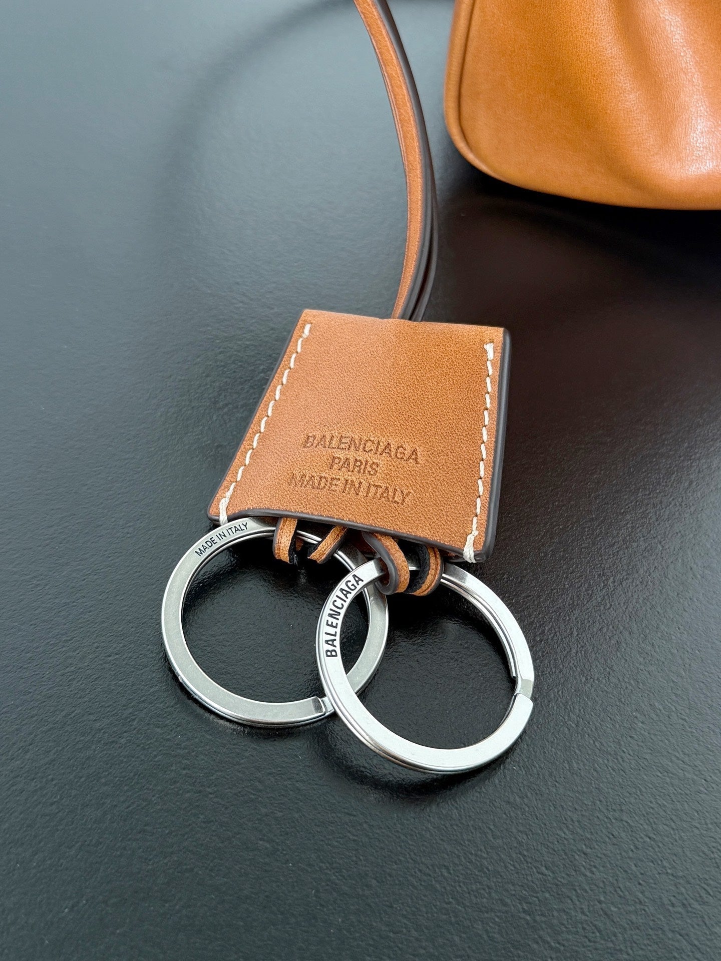 𝗕𝗮𝗹𝗲𝗻𝗰𝗶𝗮𝗴𝗮 Rodeo 22 bag brown lambskin
